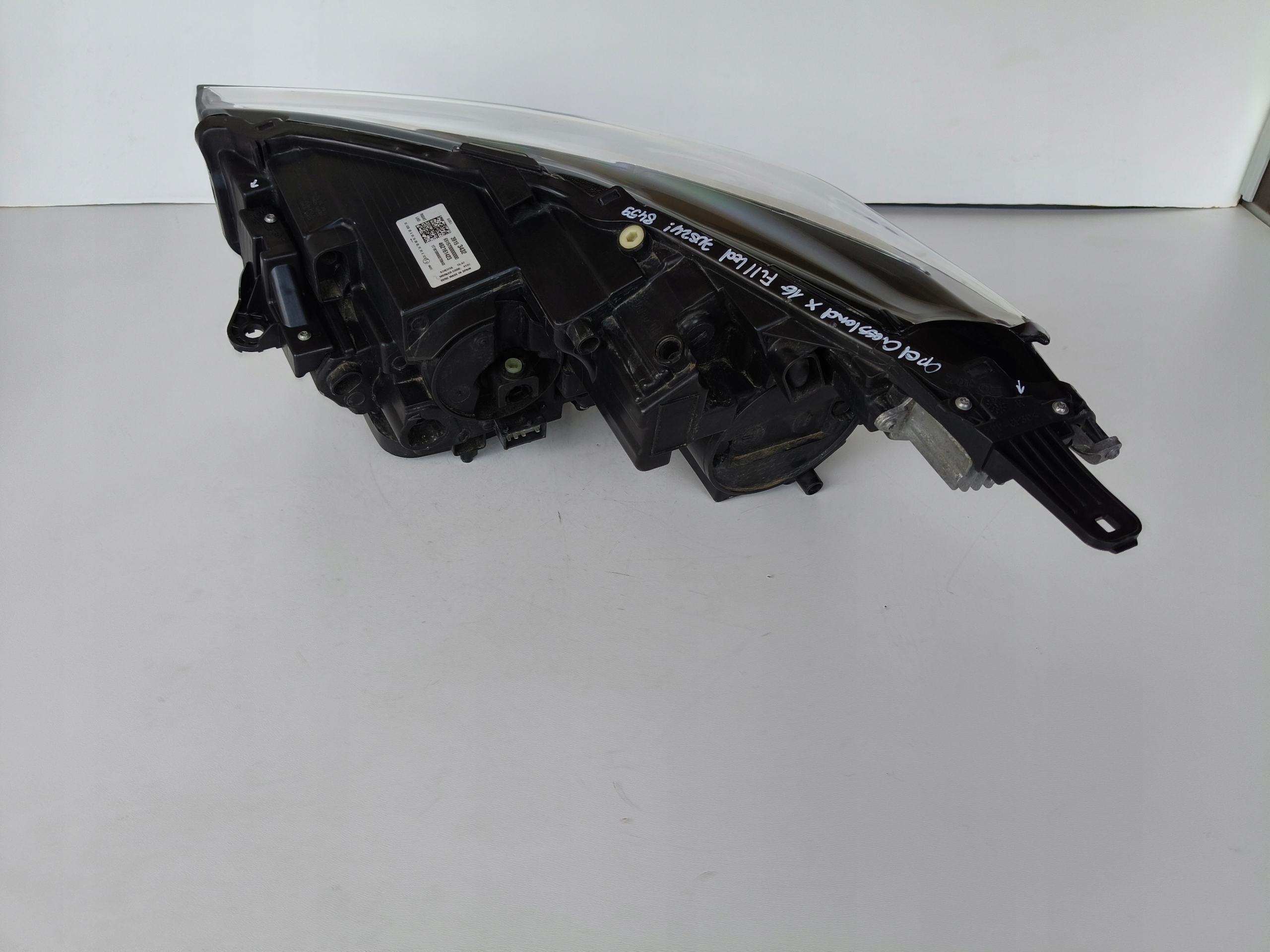 PRAVE PREDNE SVETLO OPEL CROSSLAND X 16- FULL LED