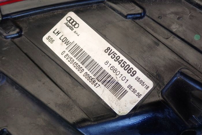 AUDI A3 8V5 SEDAN LIFT 16-  LAVE ZADNE SVETLO