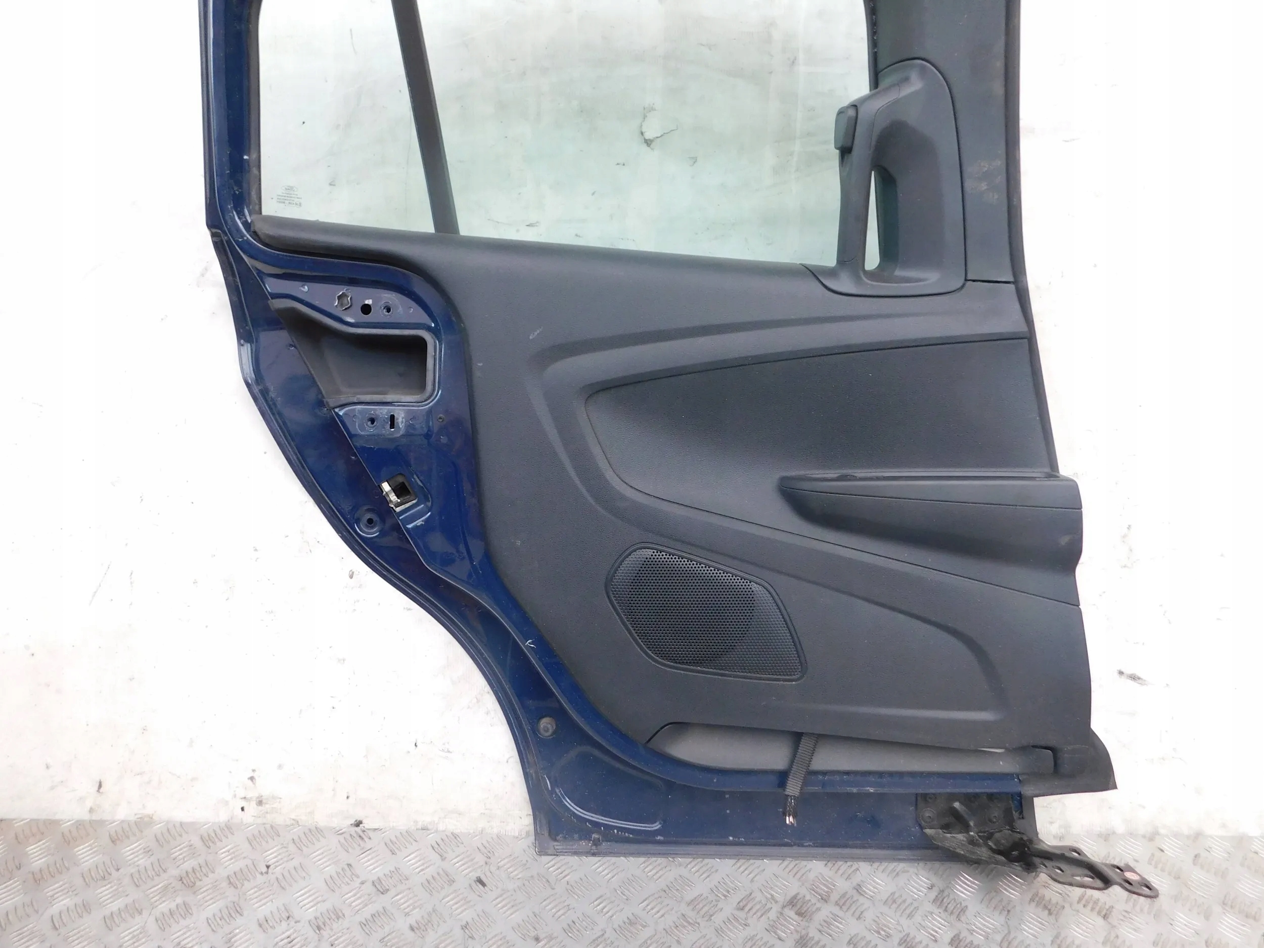 LAVE ZADNE DVERE FORD B-MAX