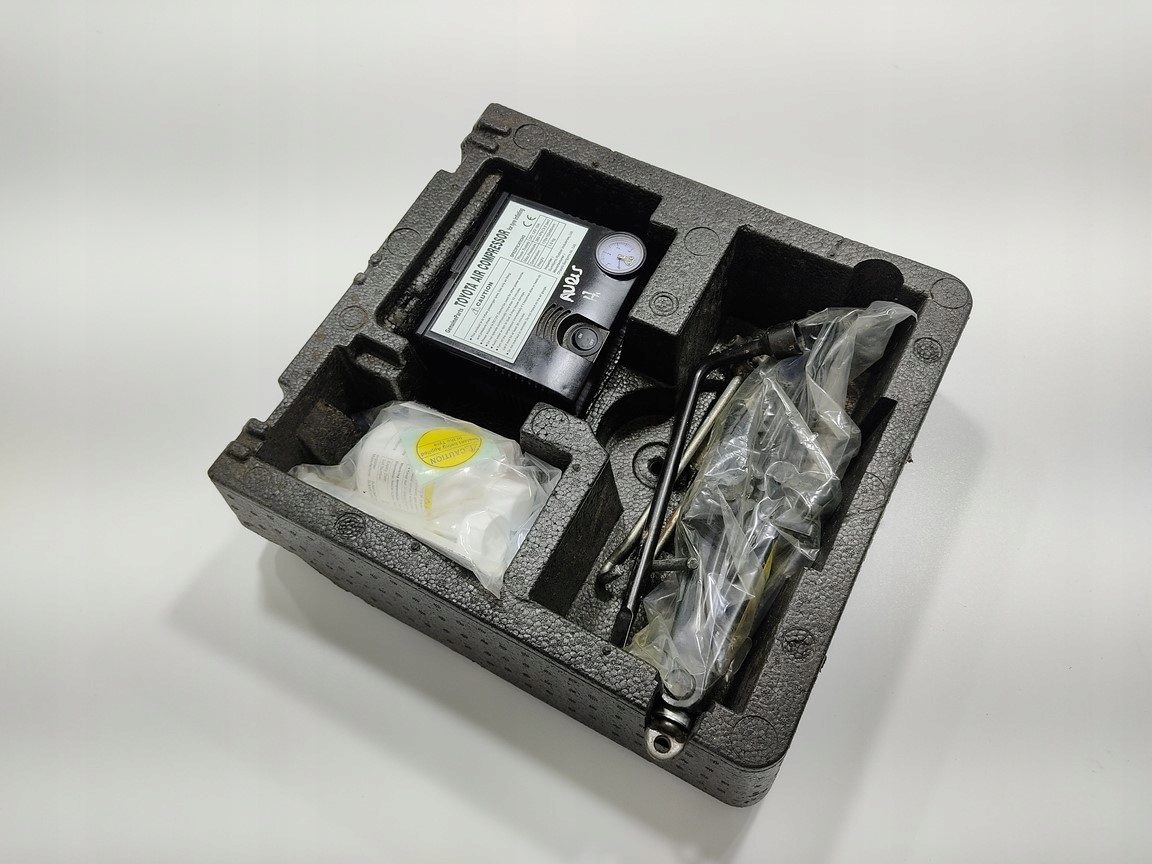 VLOZKA NAHRADNEHO KOLESA POLYSTYREN AURIS I  E15 64777-02130 2009-2012