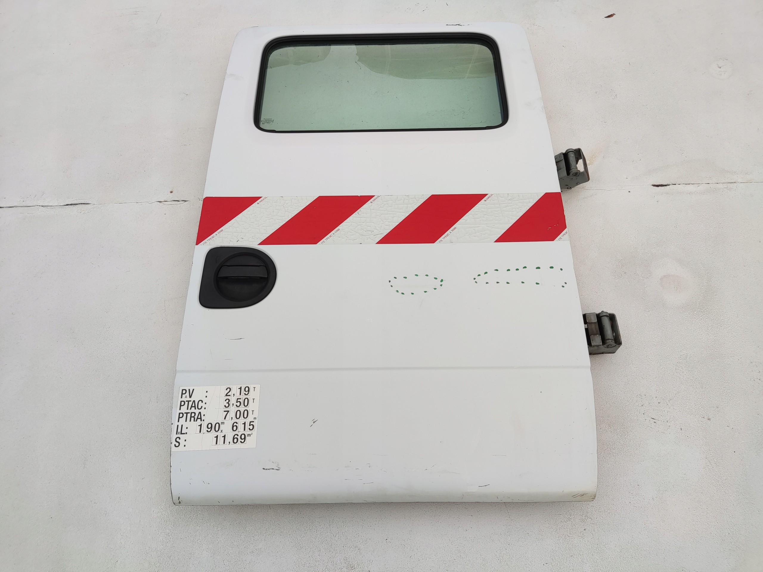 PRAVE ZADNE DVERE DOKA DVOJ KABÍNA RENAULT MAXITY NISSAN CABSTAR