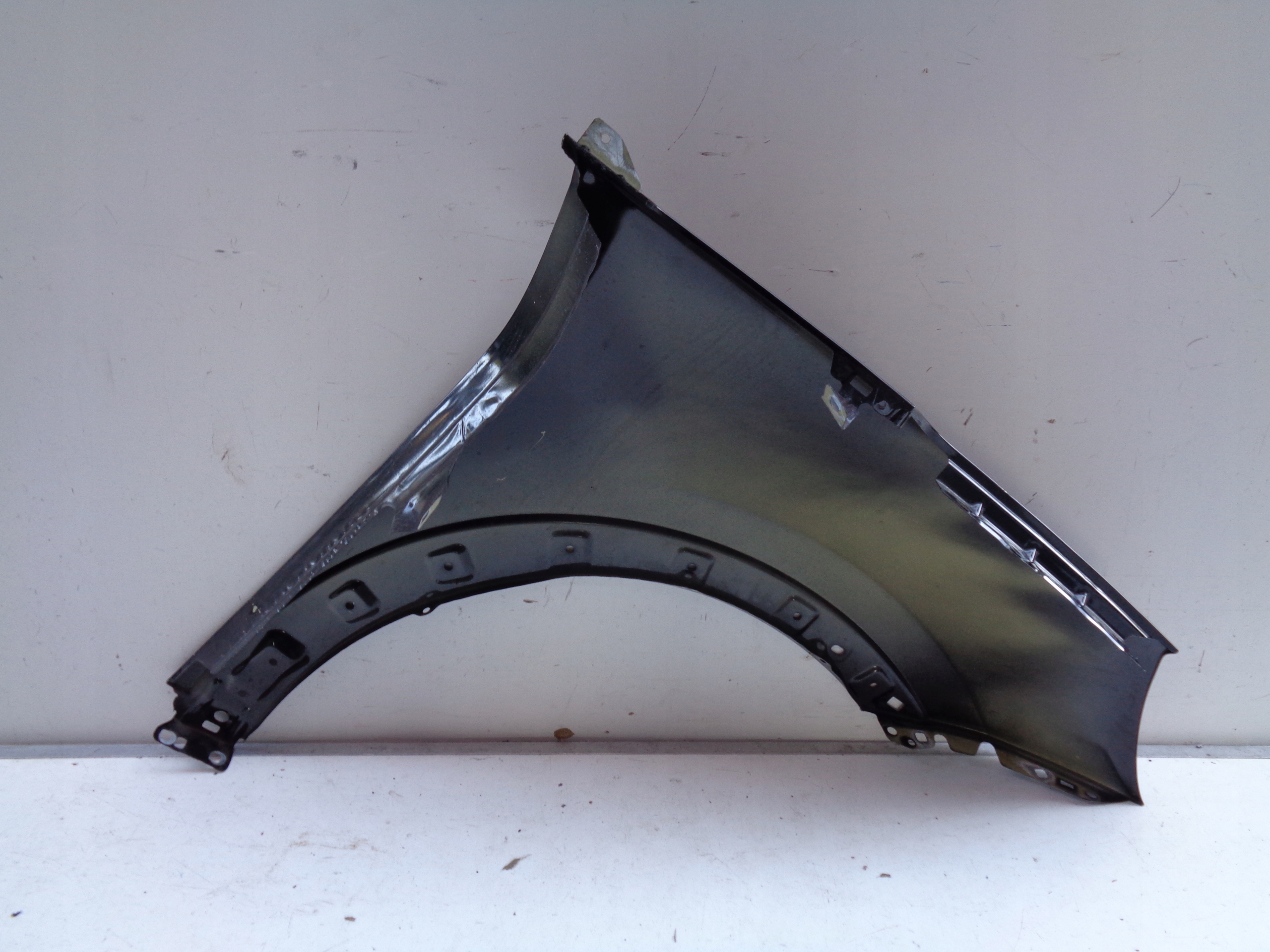 ĽAVÝ PREDNÝ BLATNÍK FORD PUMA 19- NR 36931