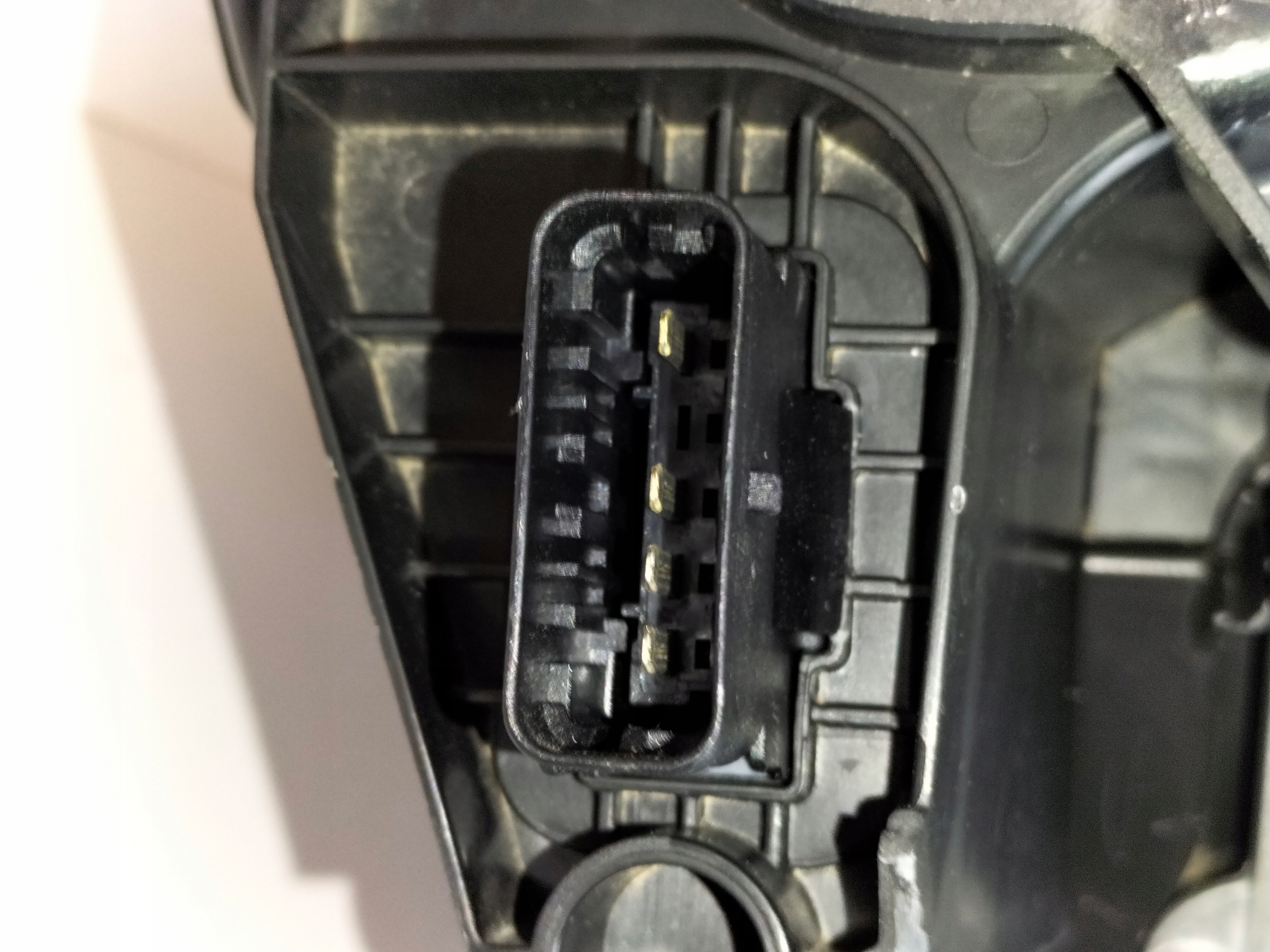 LAVE PREDNE SVETLO PEUGEOT 208 2008 II 19- FULL LED