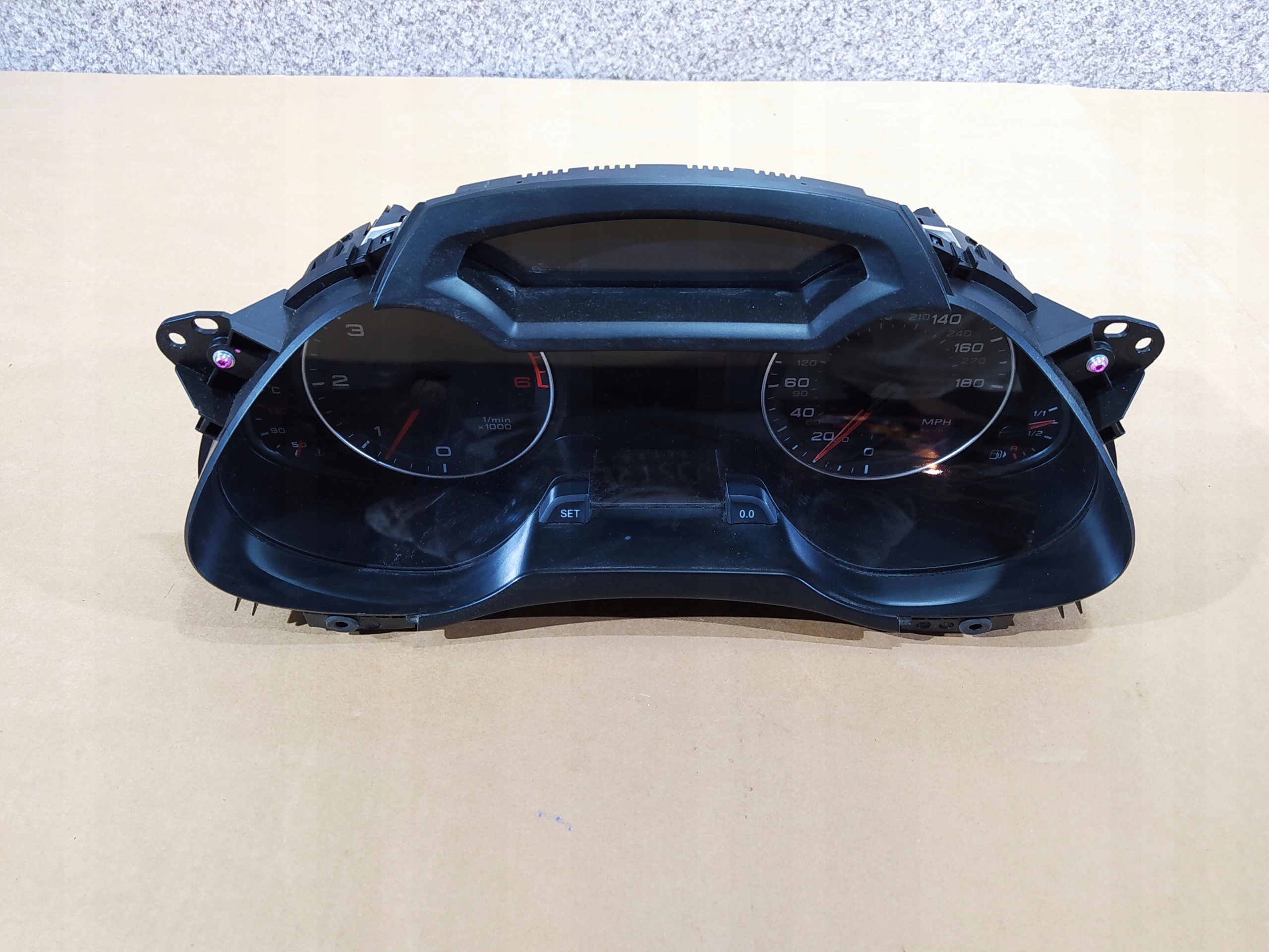 AUDI A4 B8 TACHOMETER BUDIKY 2.0 TDI GB VERZIA 8k0920981d
