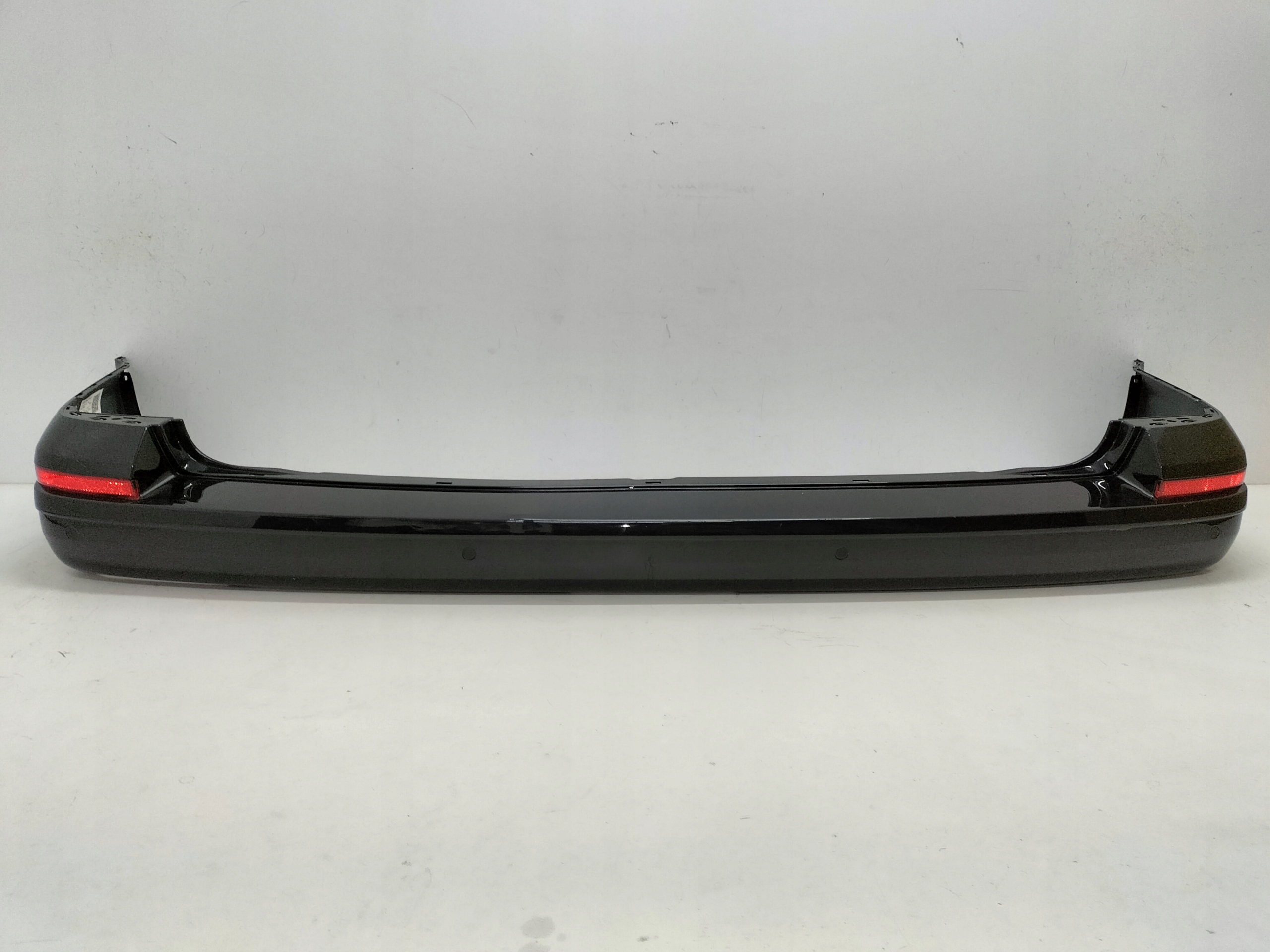 ZADNÝ NÁRAZNÍK VW T6 MULTIVAN 15-