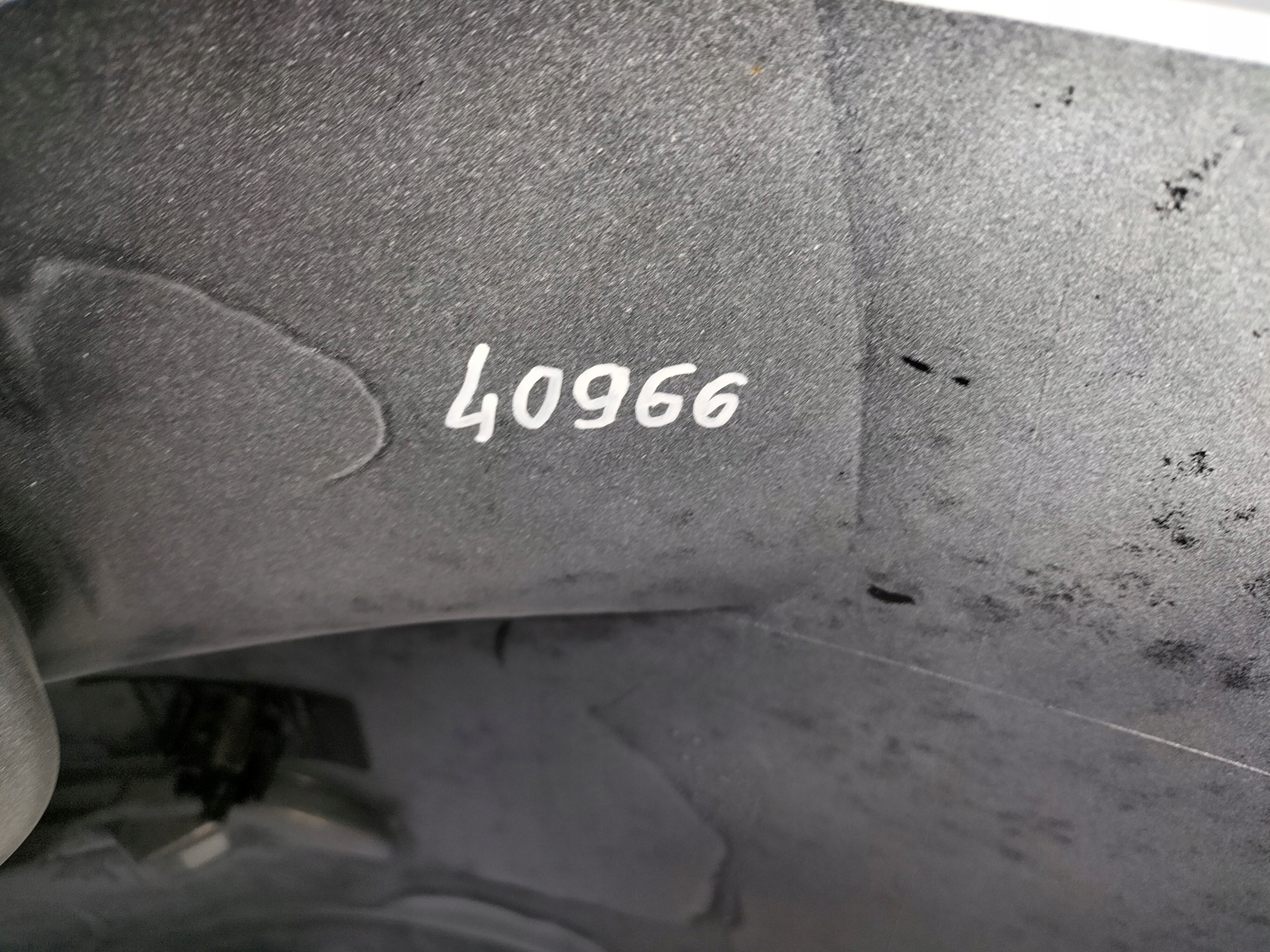 ZADNÝ NÁRAZNÍK VW GOLF 8 VIII 20-24 HB