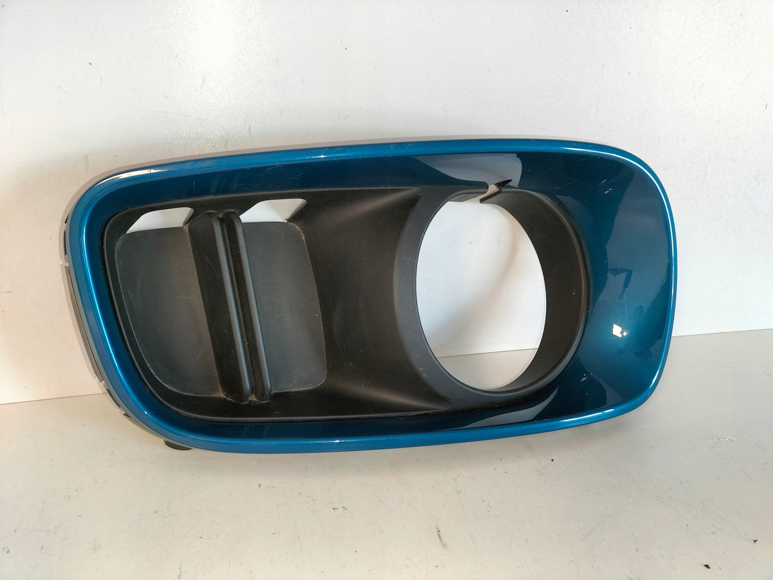 KRYTKA MRIEZKA PREDNEHO NARAZNIKA PRAVA MINI COUNTRYMAN F60 17-