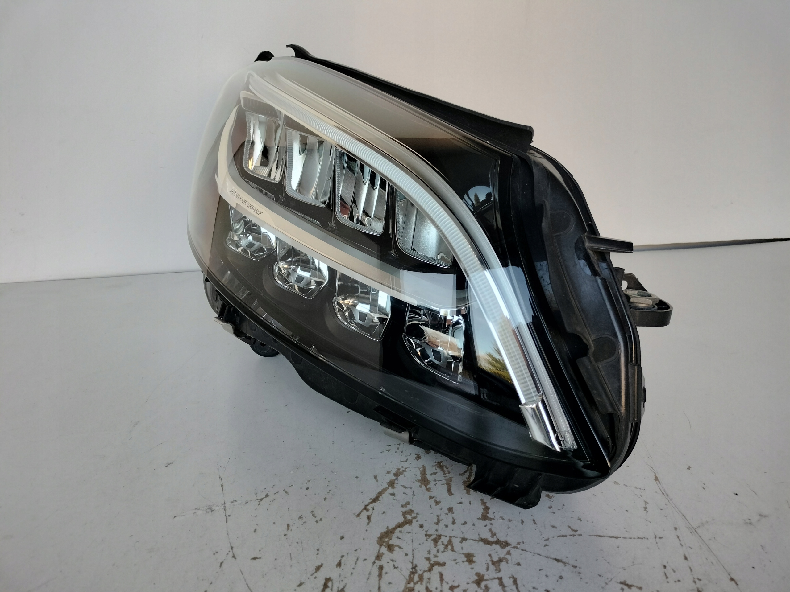 PRAVE PREDNE SVETLO MERCEDES C-KLASA W205 18- LIFT FULL LED