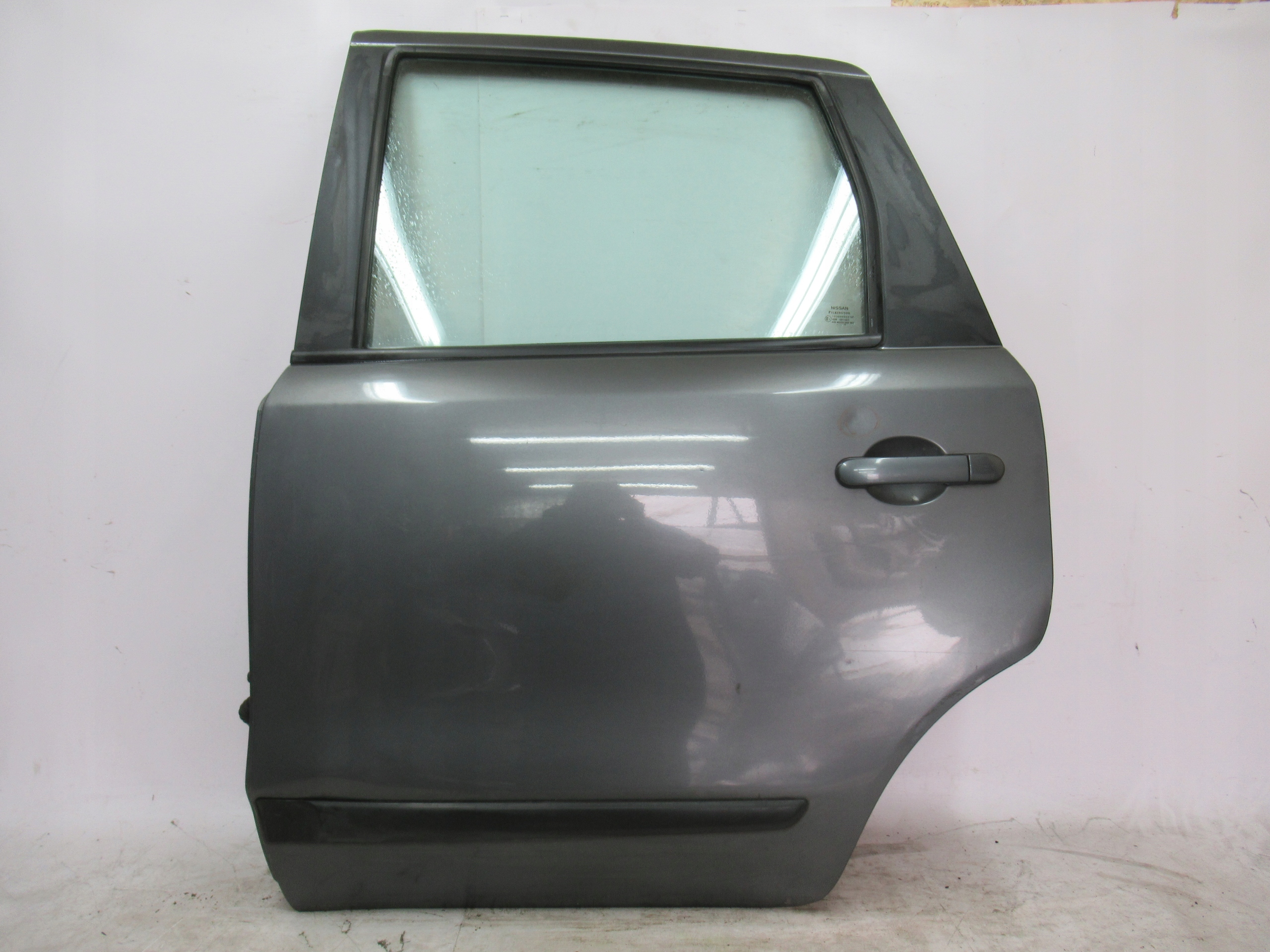 ĽAVÉ ZADNÉ DVERE NISSAN NOTE E11 06-