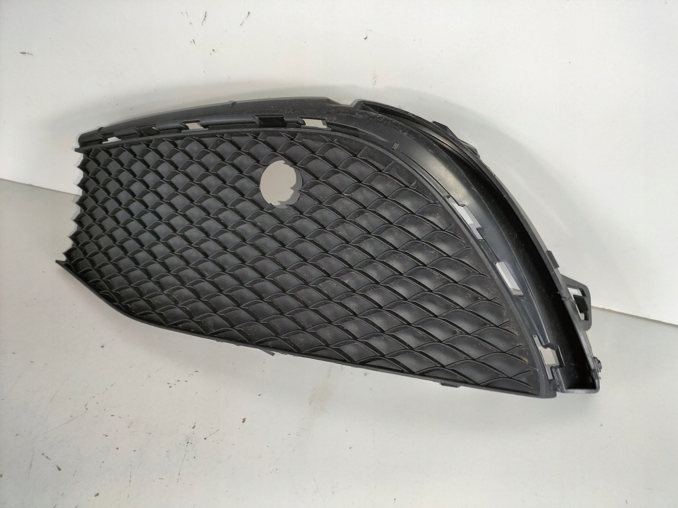 LAVA LISTA MRIEZKA MERCEDES E KLASA W213 LIFT 19-