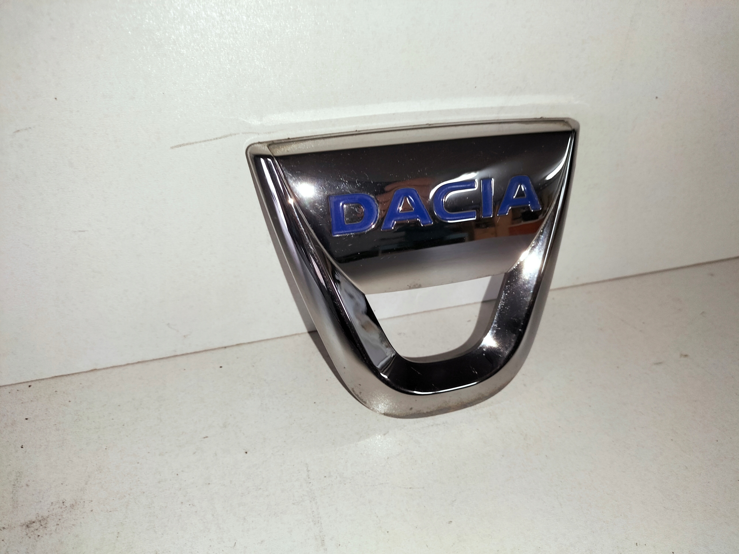 ZADNY ZNAK LOGO DACIA LOGAN SANDERO II 12-