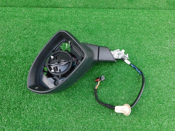 VW GOLF VIII ĽAVÉ ZRKADLO 11 PIN + KAMERA