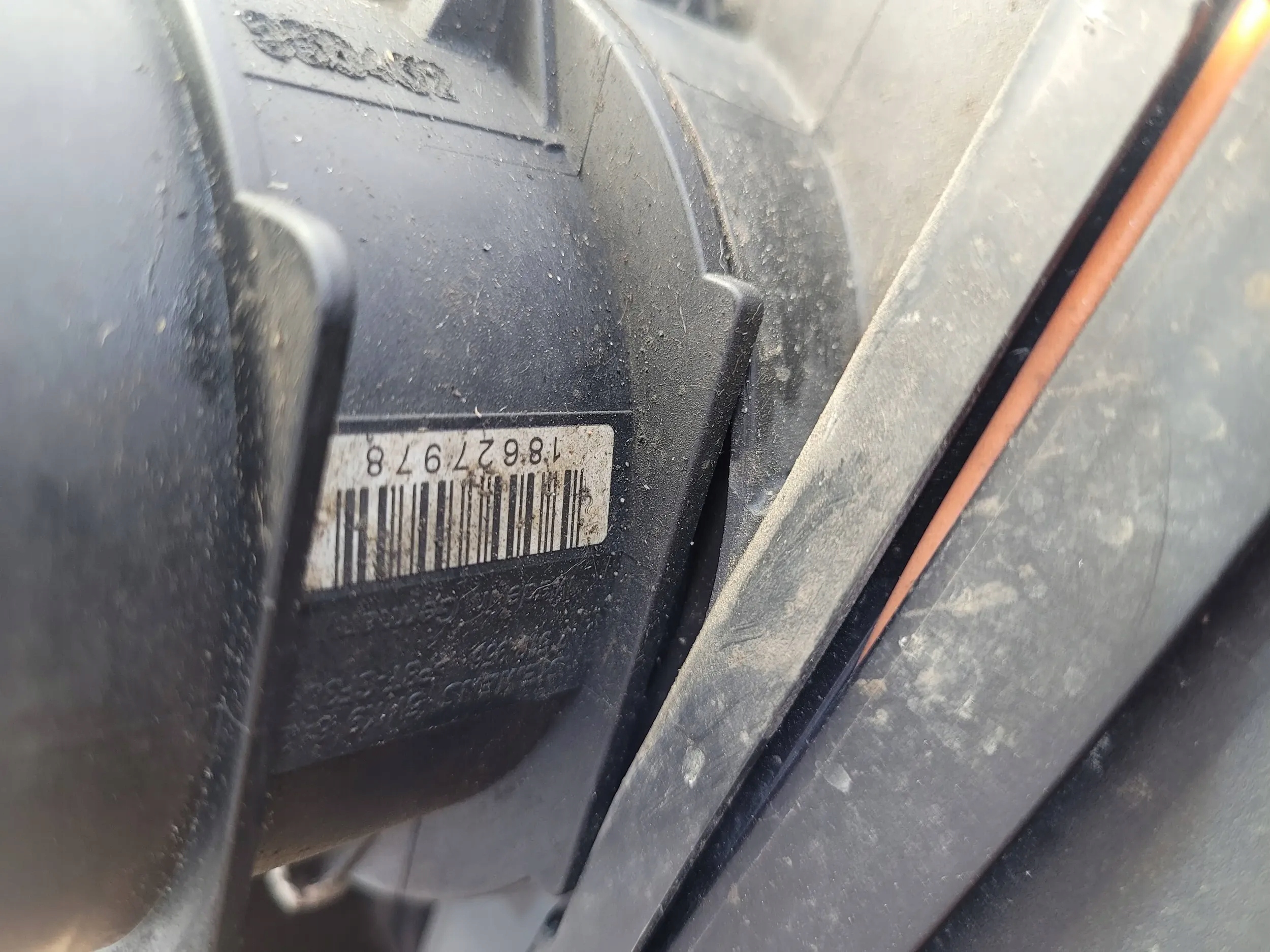 BMW X3 E83 2005 7501975 OBAL VZDUCHOVÉHO FILTERA