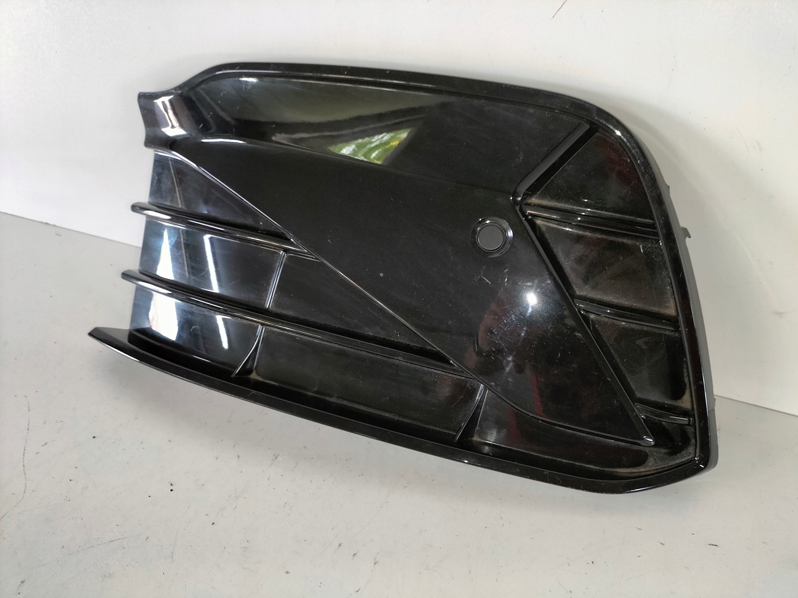 LAVA LISTA MRIEZKA VW GOLF 8 VIII 20- R-LINE