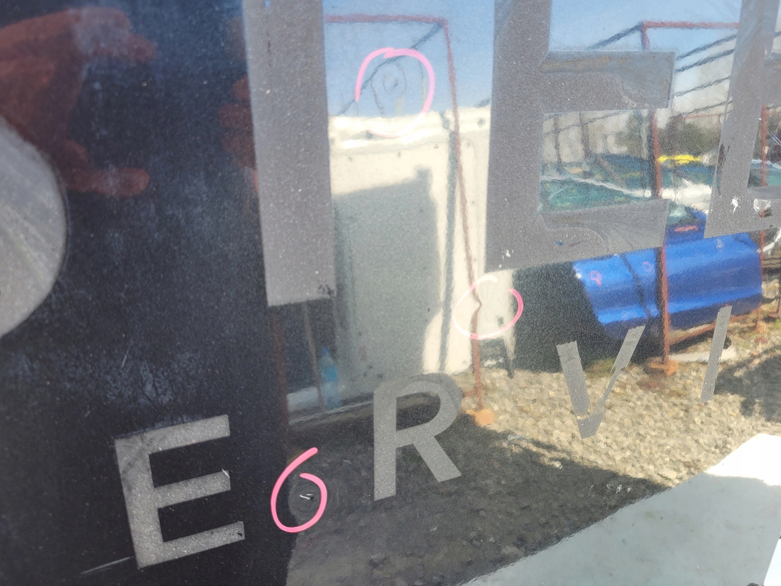 RENAULT TRAFIC III VIVARO LAVE ZADNE DVERE