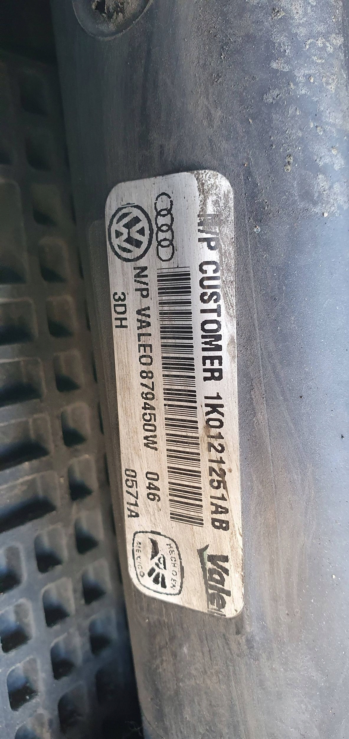 Vw Jetta VI 11- 2.0 tdi 5C6805588 PREDNÉ ČELO