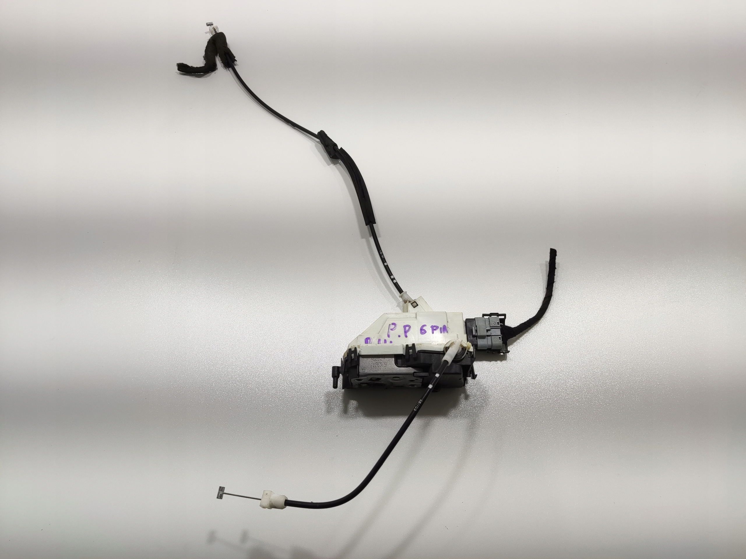 ZAMOK PRAVYCH PREDNYCH DVERI PARTNER BERLINGO III 2008-2018 828405 6 PIN