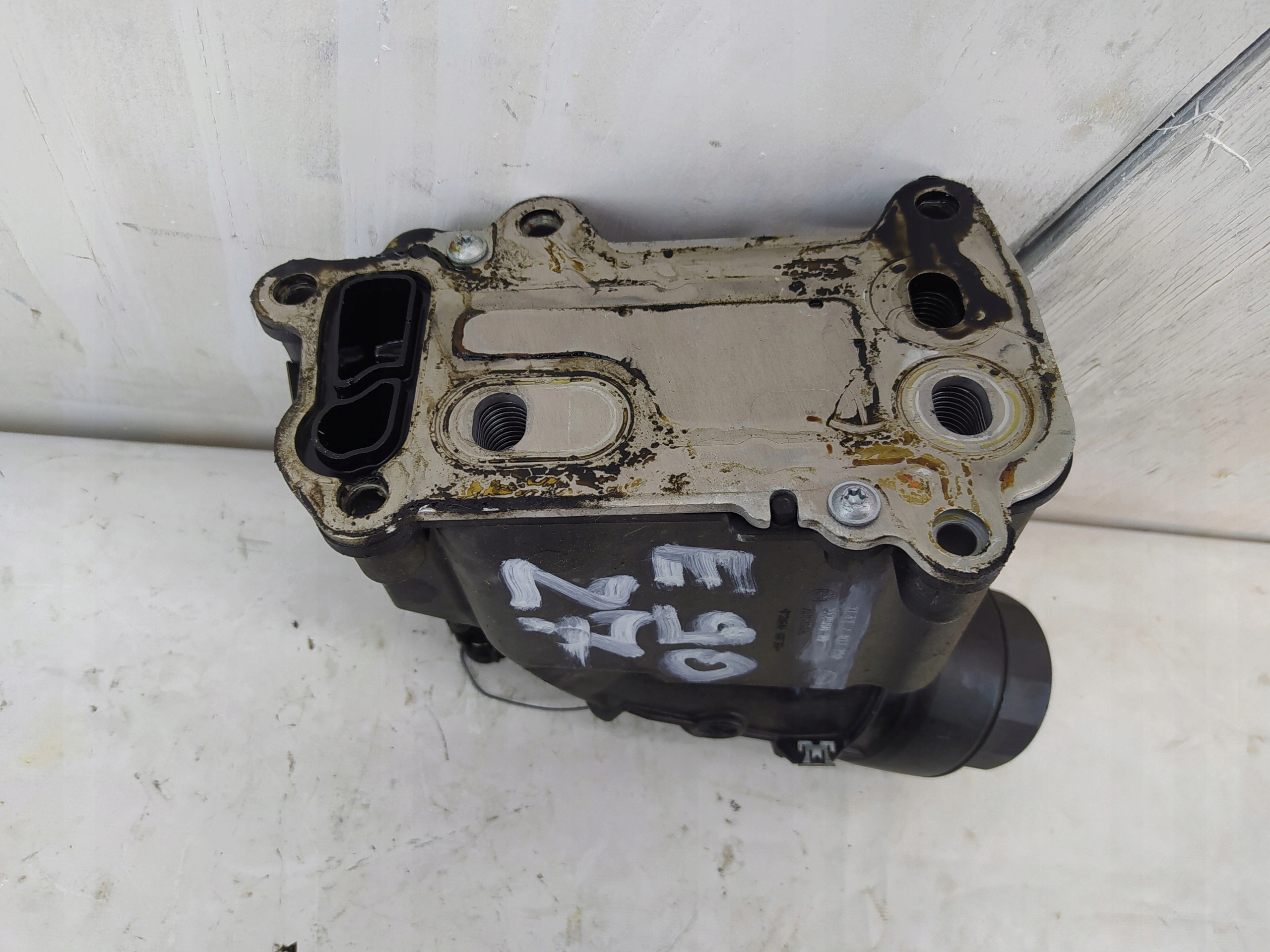 BMW E90 2.0D OBAL OLEJOVEHO FILTERA 7807799