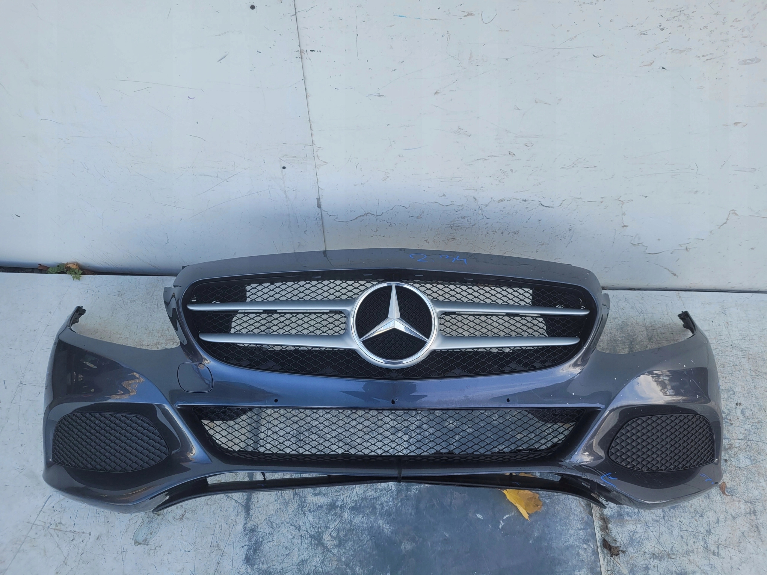 MERCEDES C W205 PREDNÝ NÁRAZNÍK