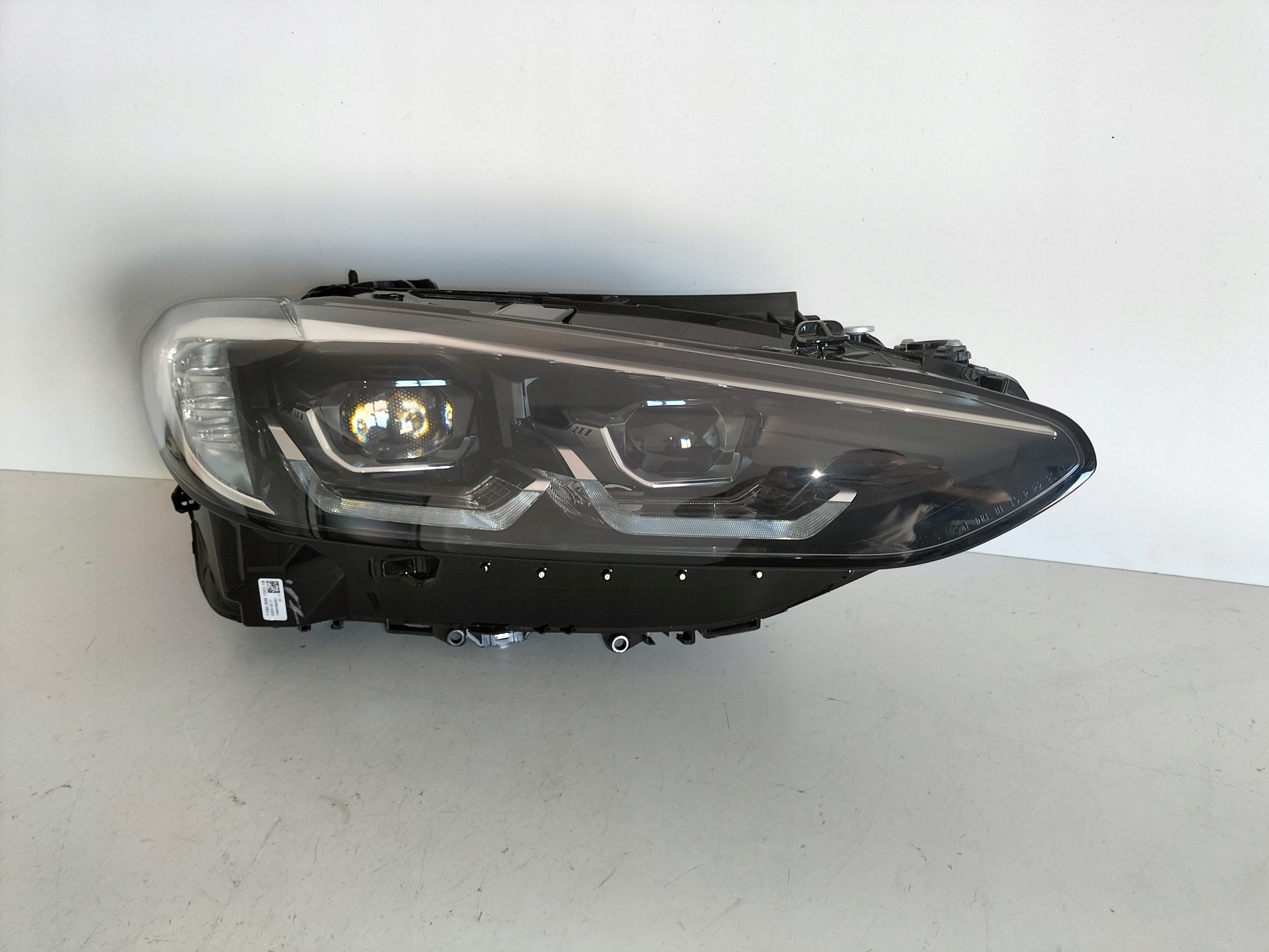 PRAVE PREDNE SVETLO BMW 4 G22 G23 G26 20- FULL LED