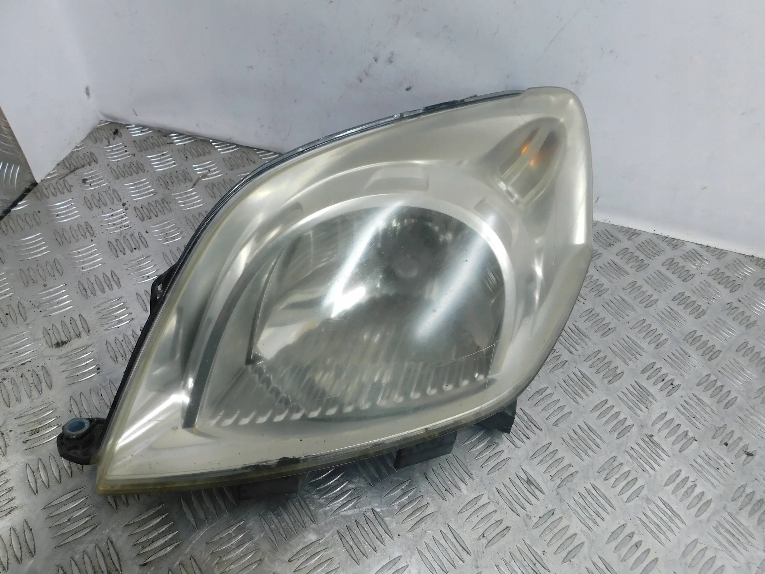 LAVE PREDNE SVETLO NEMO FIORINO QUBO