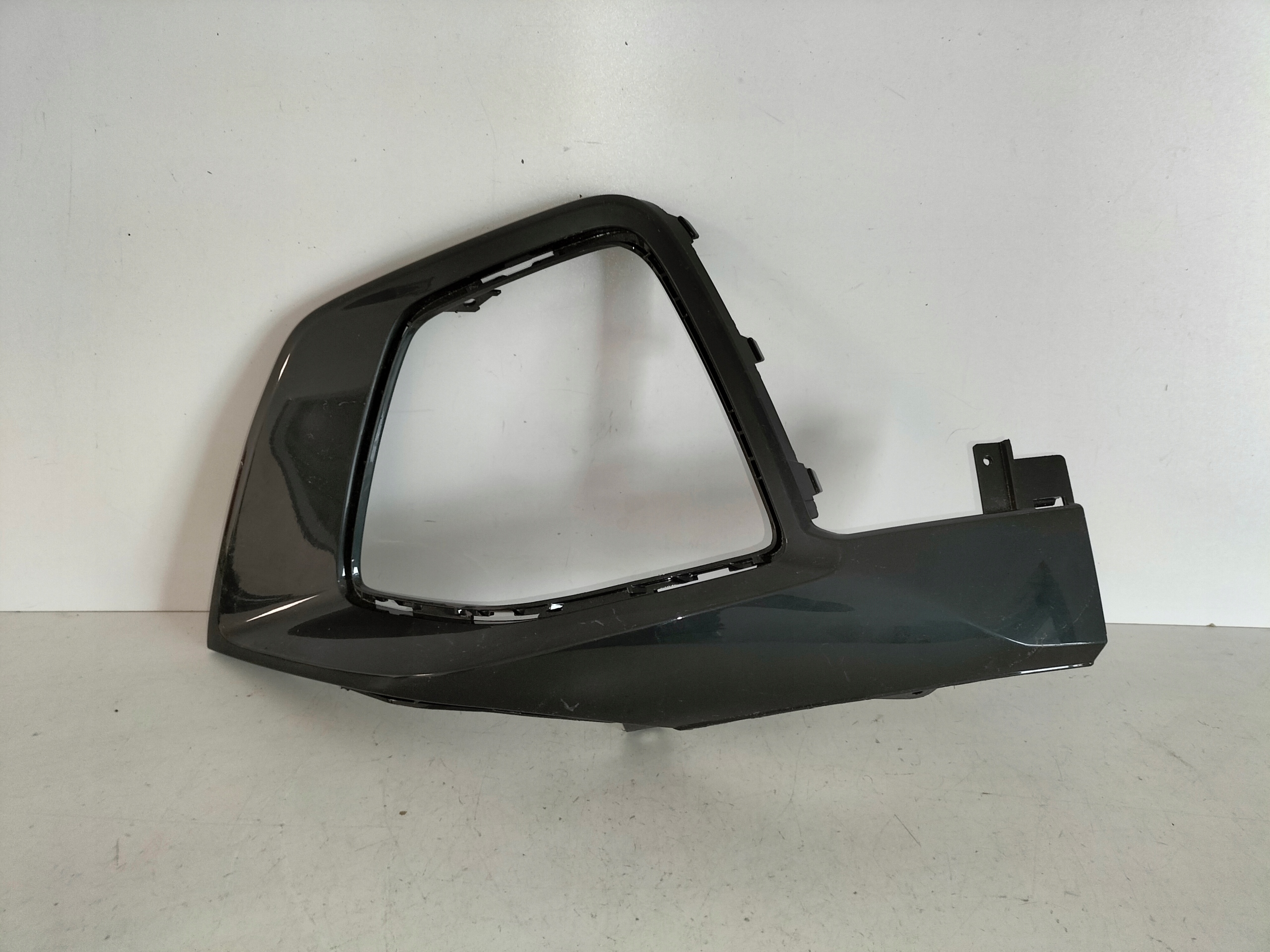 MRIEŽKA LIŠTA LISTA PREDNEHO NARAZNIKA LAVA AUDI A3 8Y 24- ALLSTREET