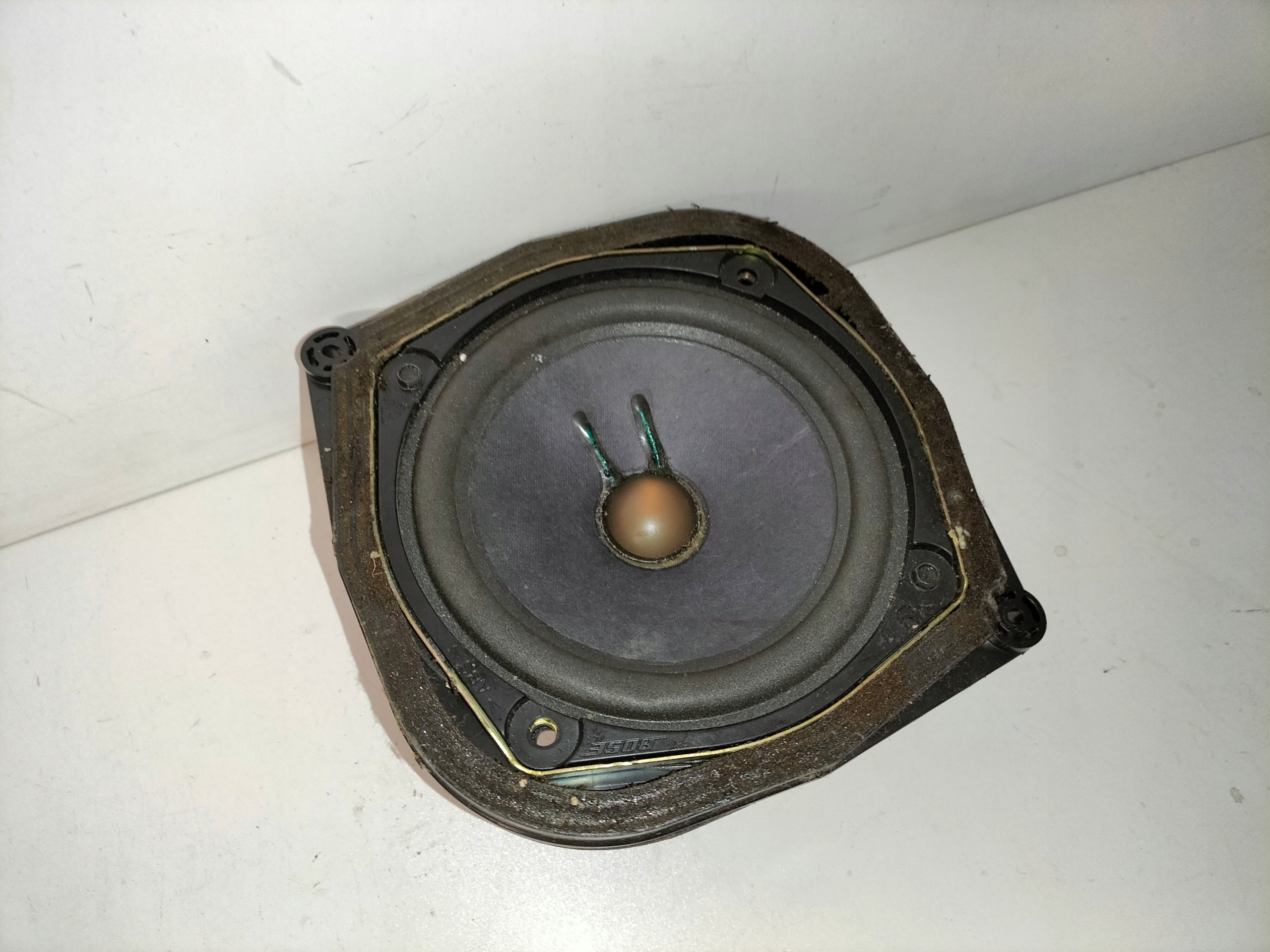 DVEROVY REPRODUKTOR PREDNEch LAVY MAZDA 6 02-