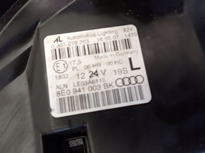 AUDI A4 B7 04-08 LAVE PREDNE SVETLO 8E941003BK