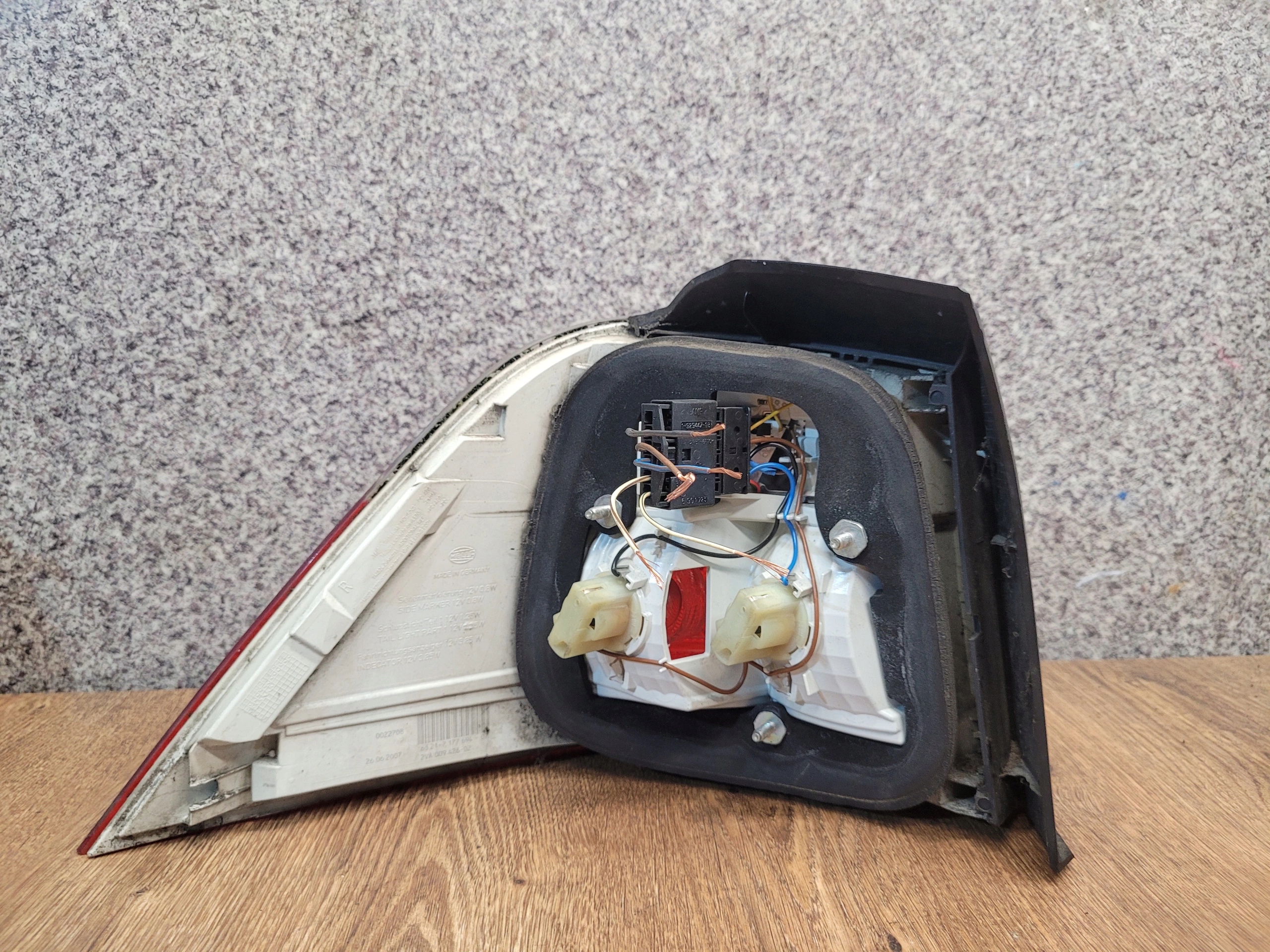 BMW E61 LIFT KOMBI PRAVÉ ZADNÉ SVETLO 7177694