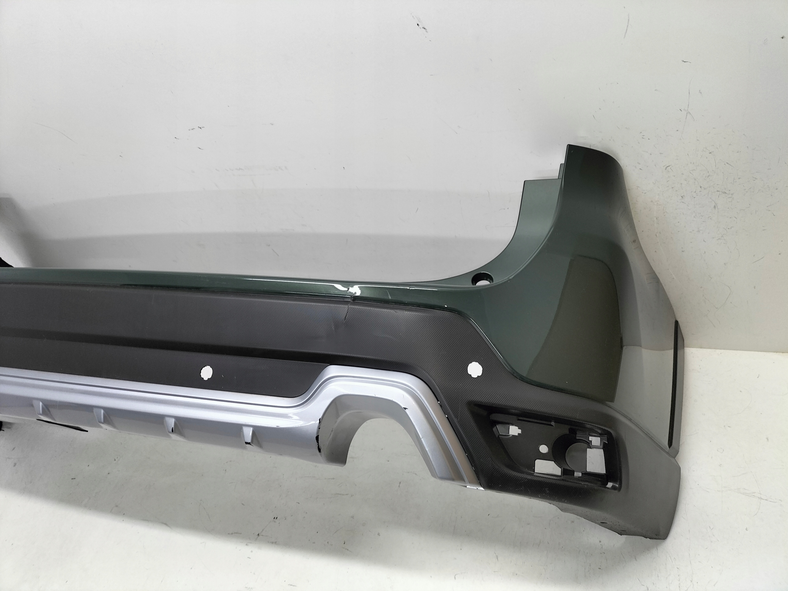 ZADNÝ NÁRAZNÍK SUBARU FORESTER 5 V 18-