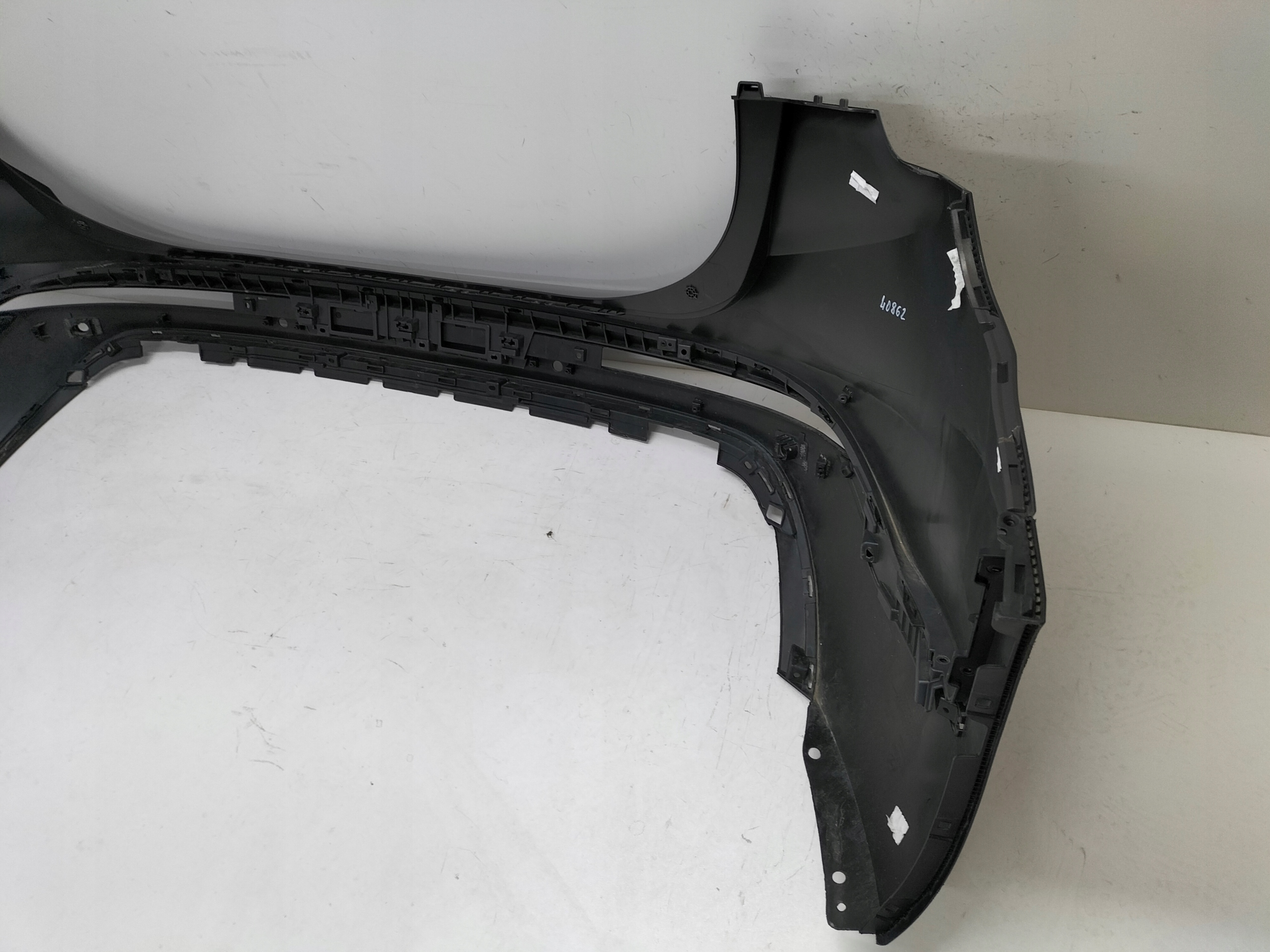 ZADNÝ NÁRAZNÍK HYUNDAI SANTA FE IV LIFT 21-