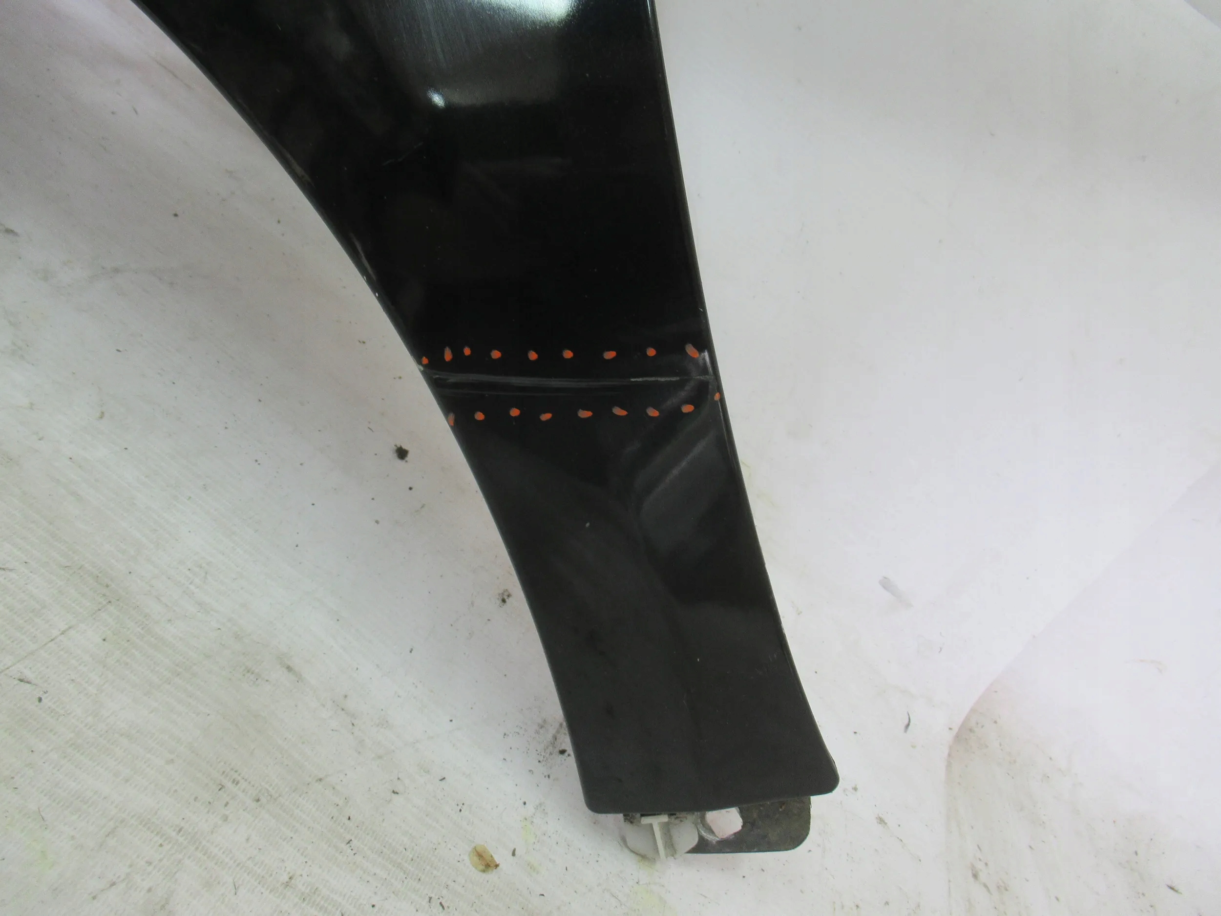 BLATNIK PREDNÝ LAVY MERCEDES A KLASA W169