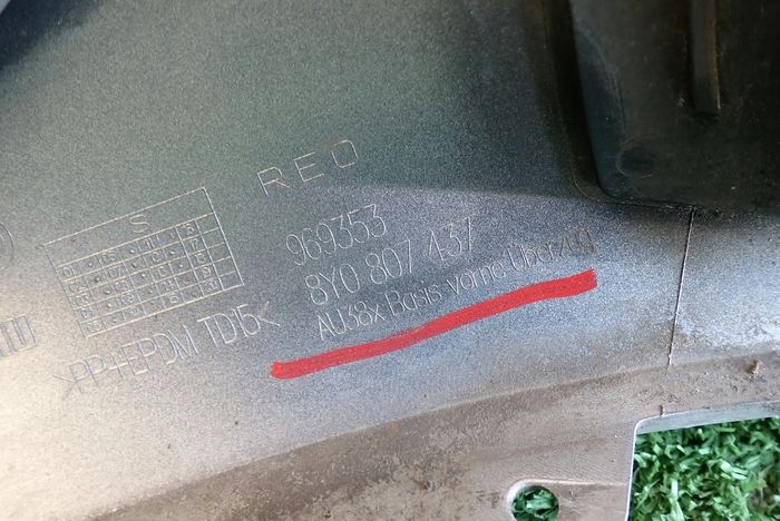 AUDI A3 8Y 20- PREDNÝ NÁRAZNÍK