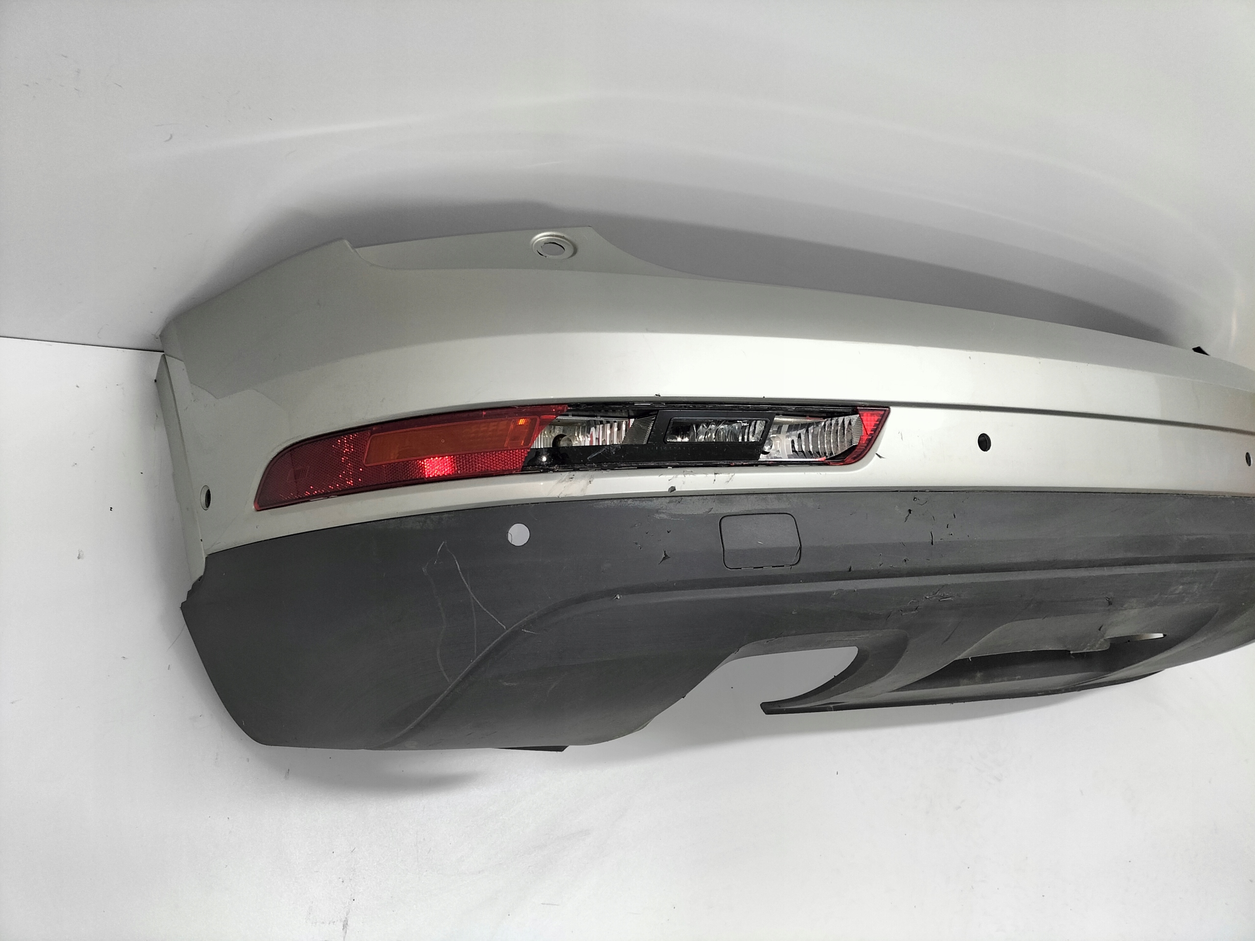ZADNÝ NÁRAZNÍK AUDI Q3 8U 11-15