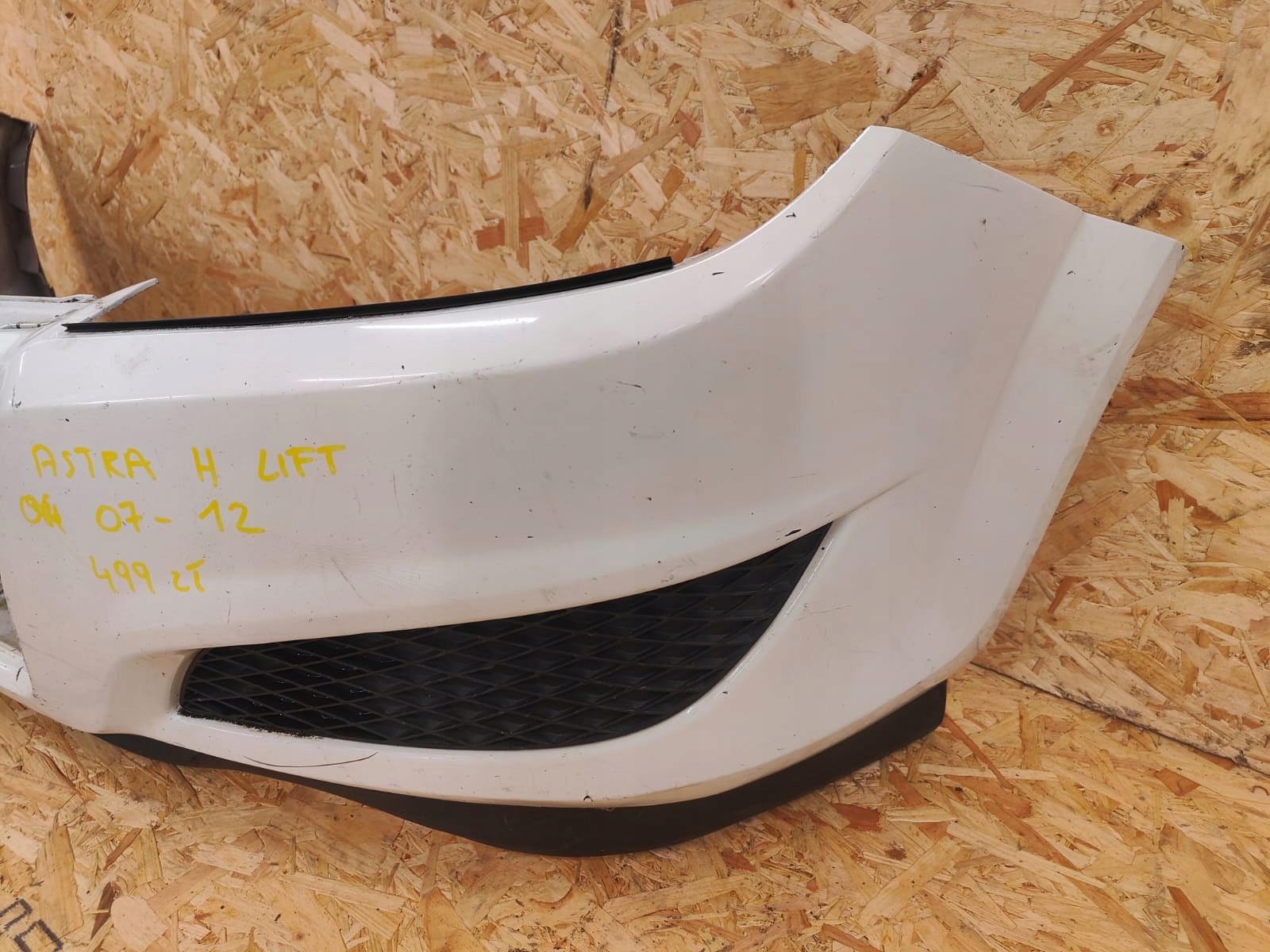 Opel Astra 07-12 lift PREDNÝ NÁRAZNÍK