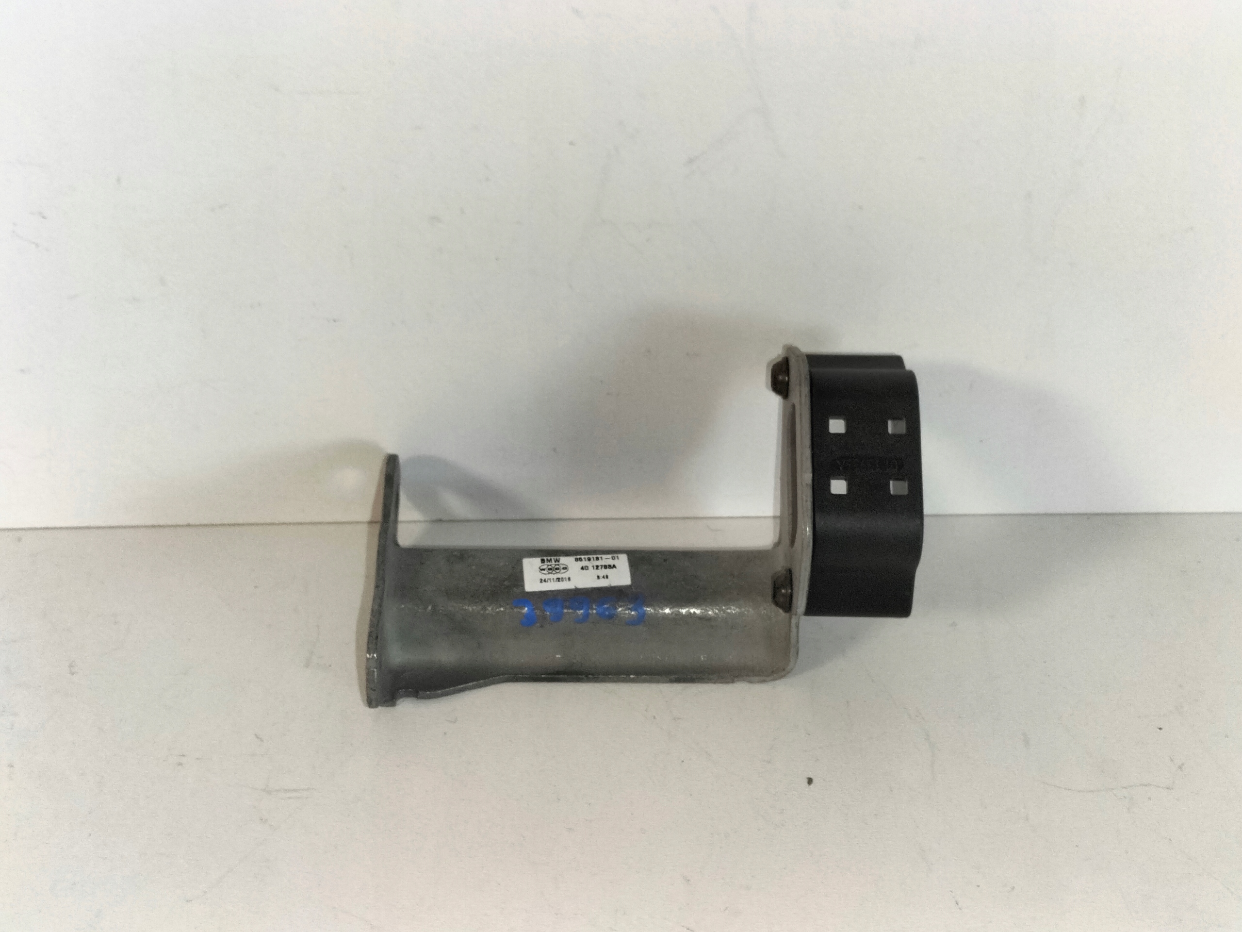 DRZIAK UCHYT FILTERA VZDUCHU dół LAVY BMW 5 F10 F11 10- BMW X3 F25 10-