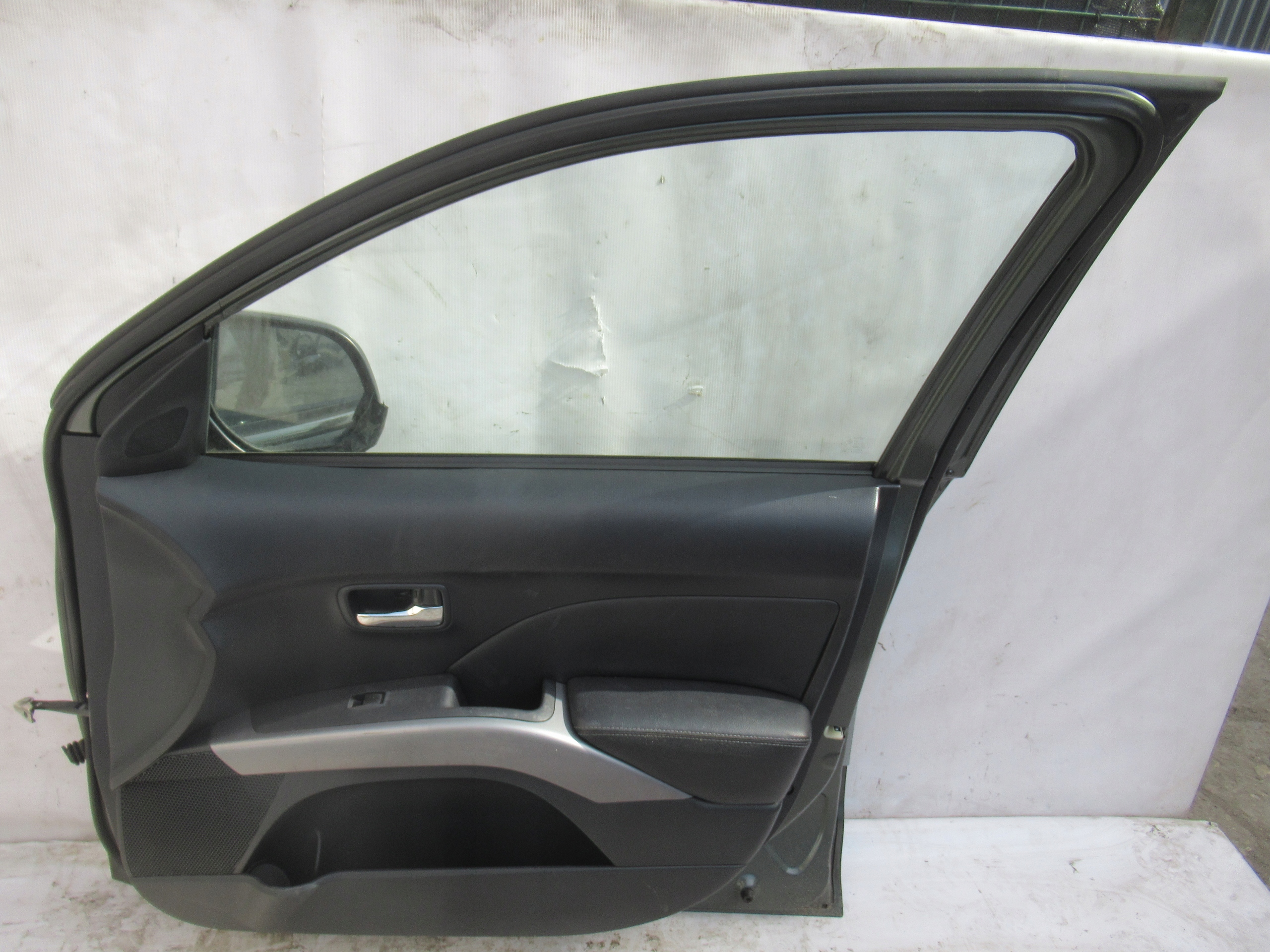 PRAVÉ PREDNÉ DVERE PEUGEOT 4007