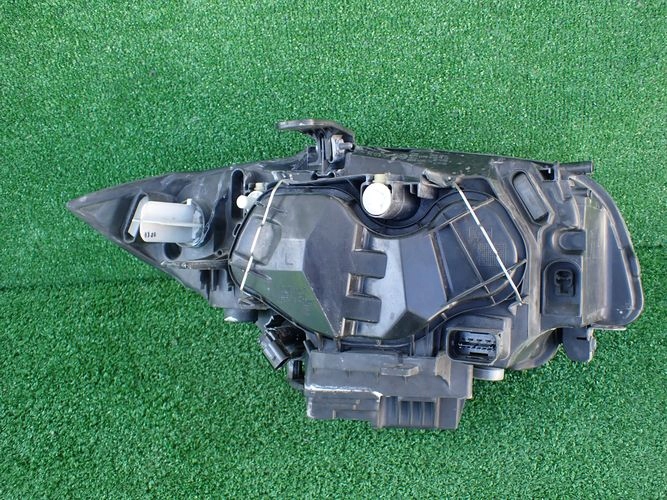 BMW E87 1 XENON 04-08 LAVE PREDNE SVETLO