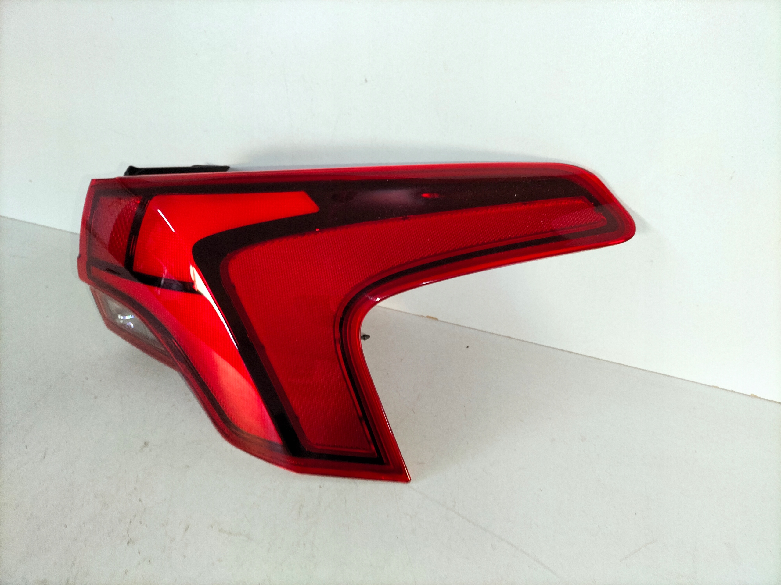 PRAVE ZADNE SVETLO HYUNDAI SANTA FE IV LIFT 21-