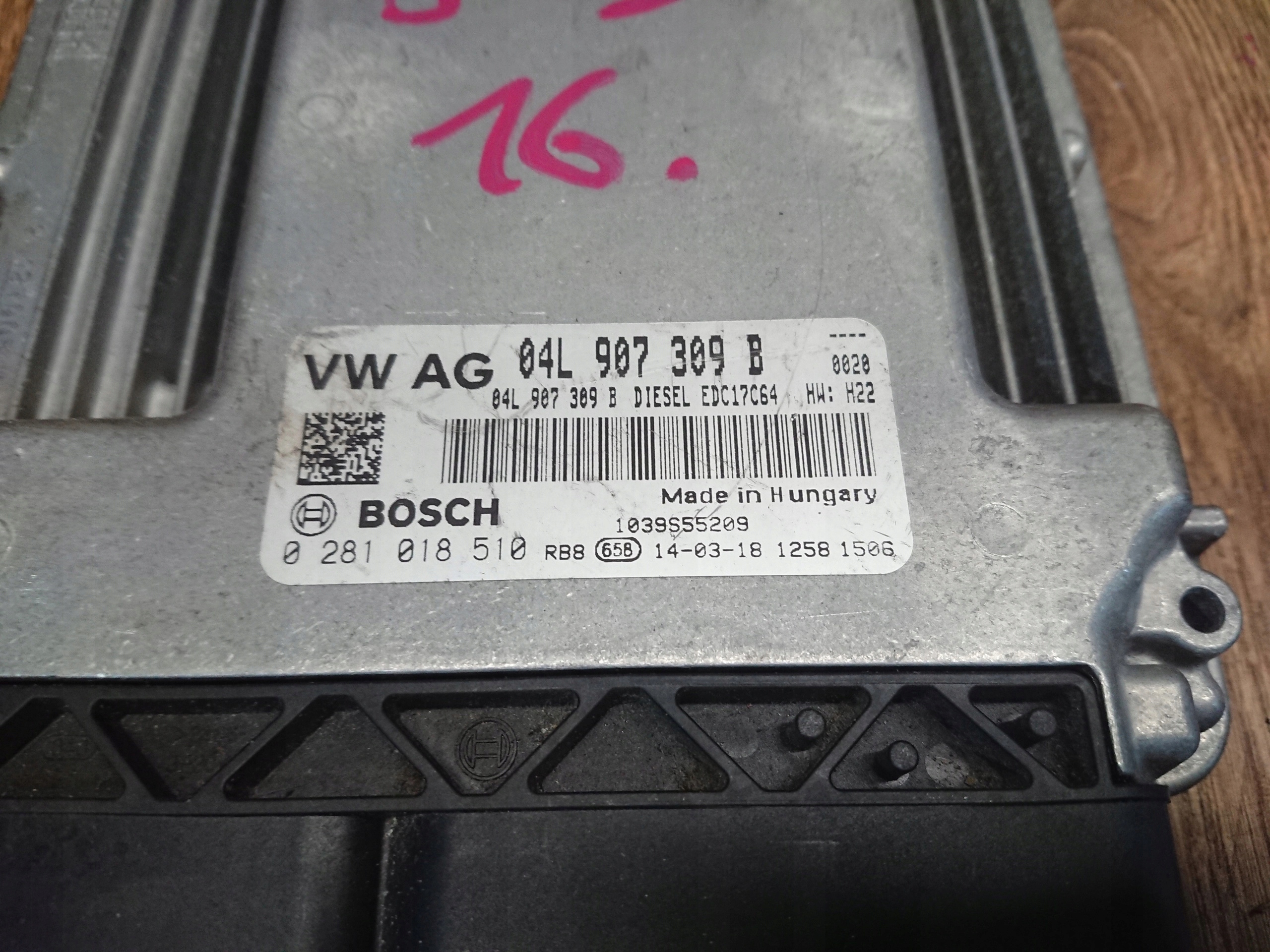 SKODA RIADIACA JEDNOTKA 04L907309B 1.6 TDI