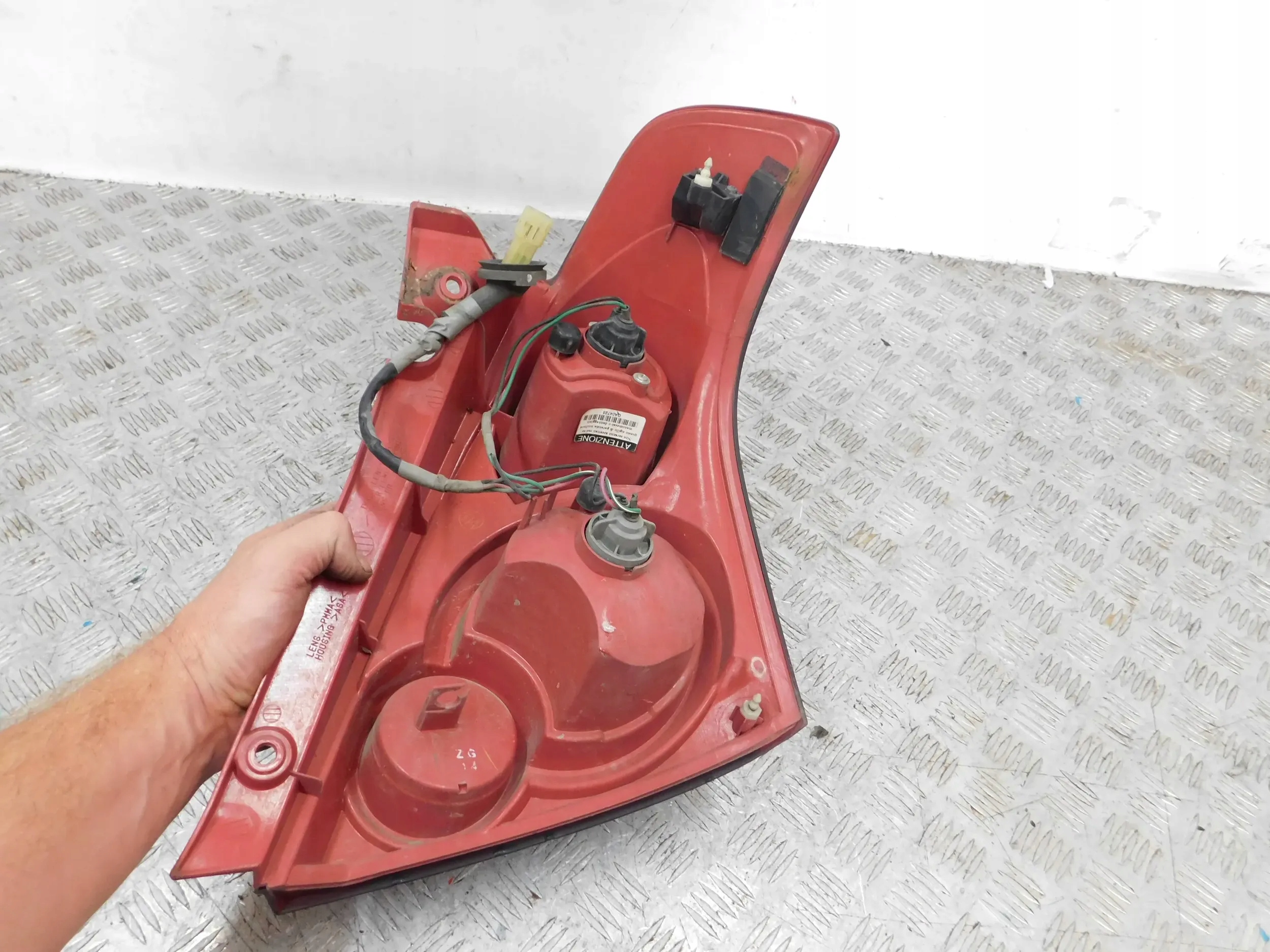 LAVE ZADNE SVETLO SUZUKI SWIFT MK6 LIFT