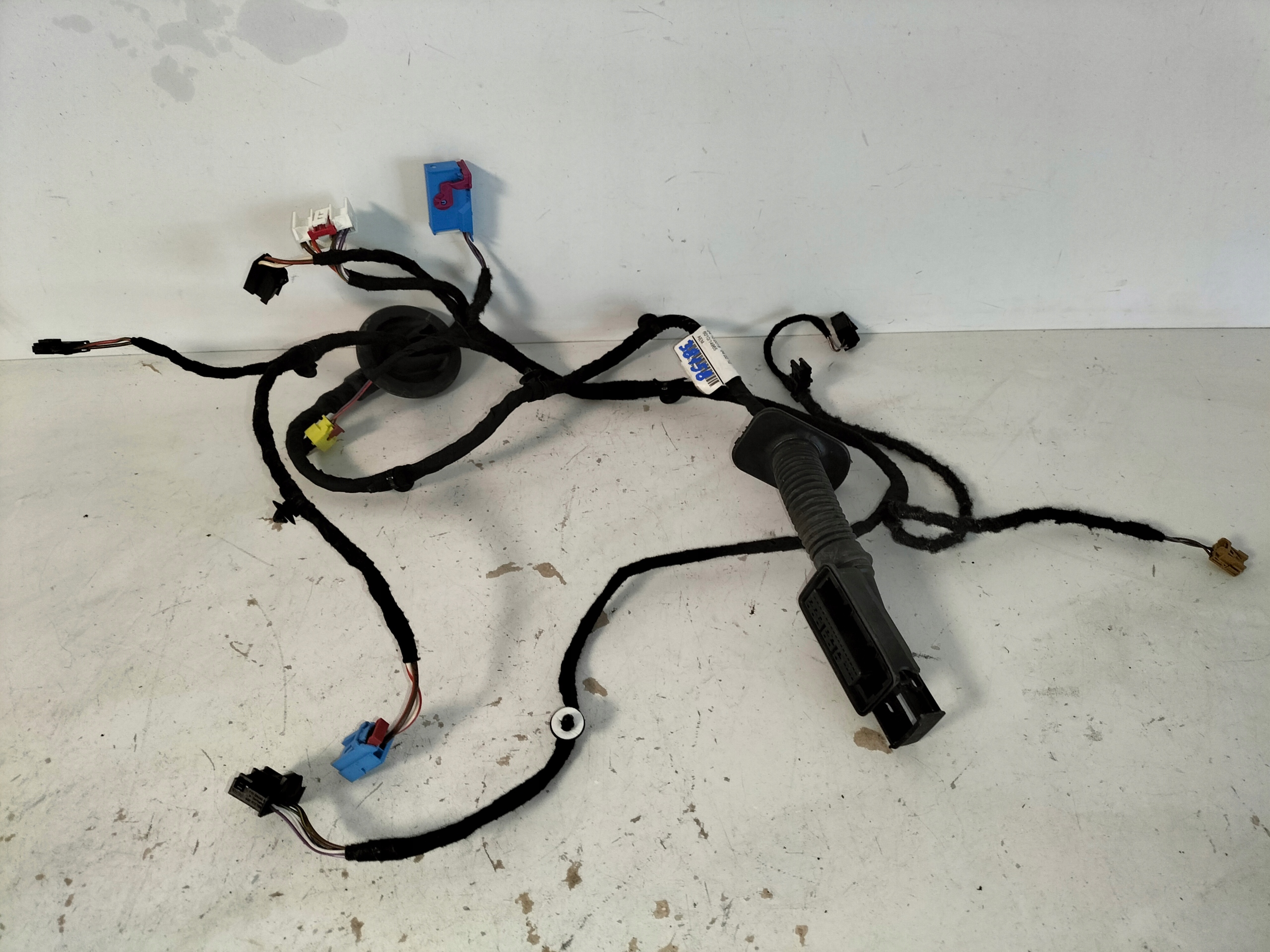 KABELAZ DVERI PREDNA PRAVA SEAT ATECA 16-