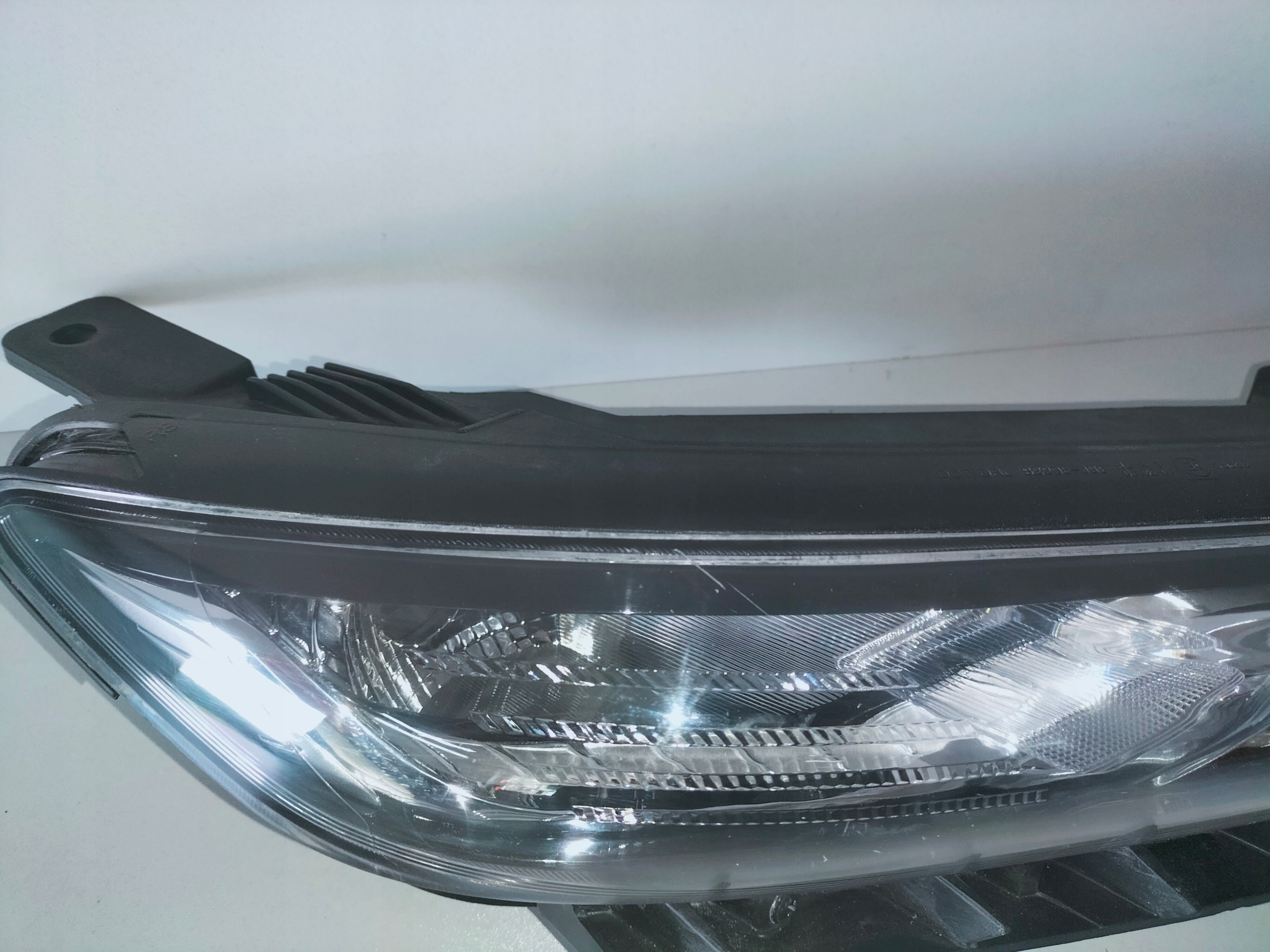 PREDNÉ SVETLO LED PRAVA HYUNDAI KONA 17-