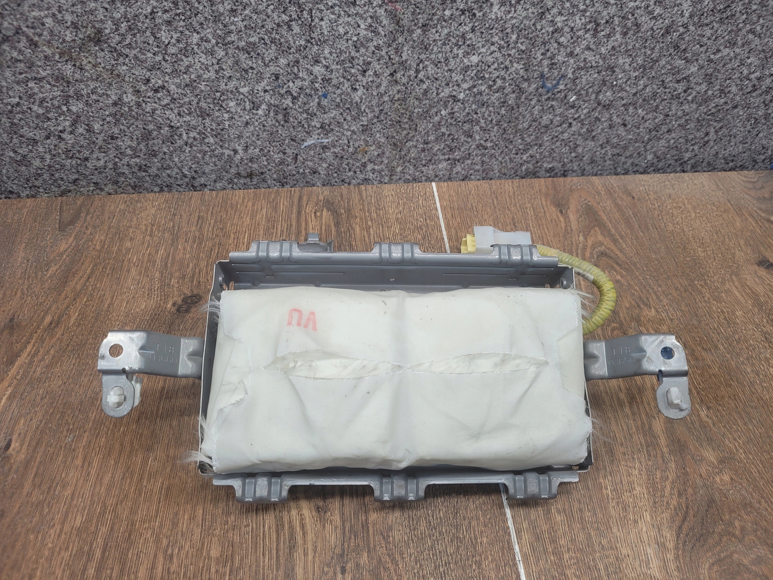 TOYOTA PRIUS III 3 AIRBAG SPOLUJAZDCA TG08B02001