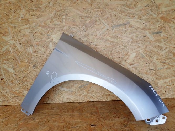 FORD FOCUS MK3 III 10- PRAVY PREDNY BLATNIK