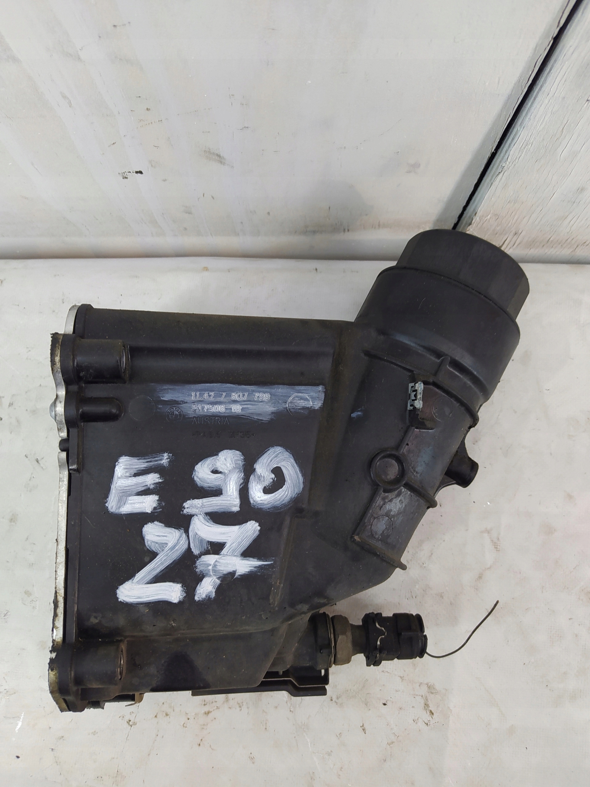 BMW E90 2.0D OBAL OLEJOVEHO FILTERA 7807799