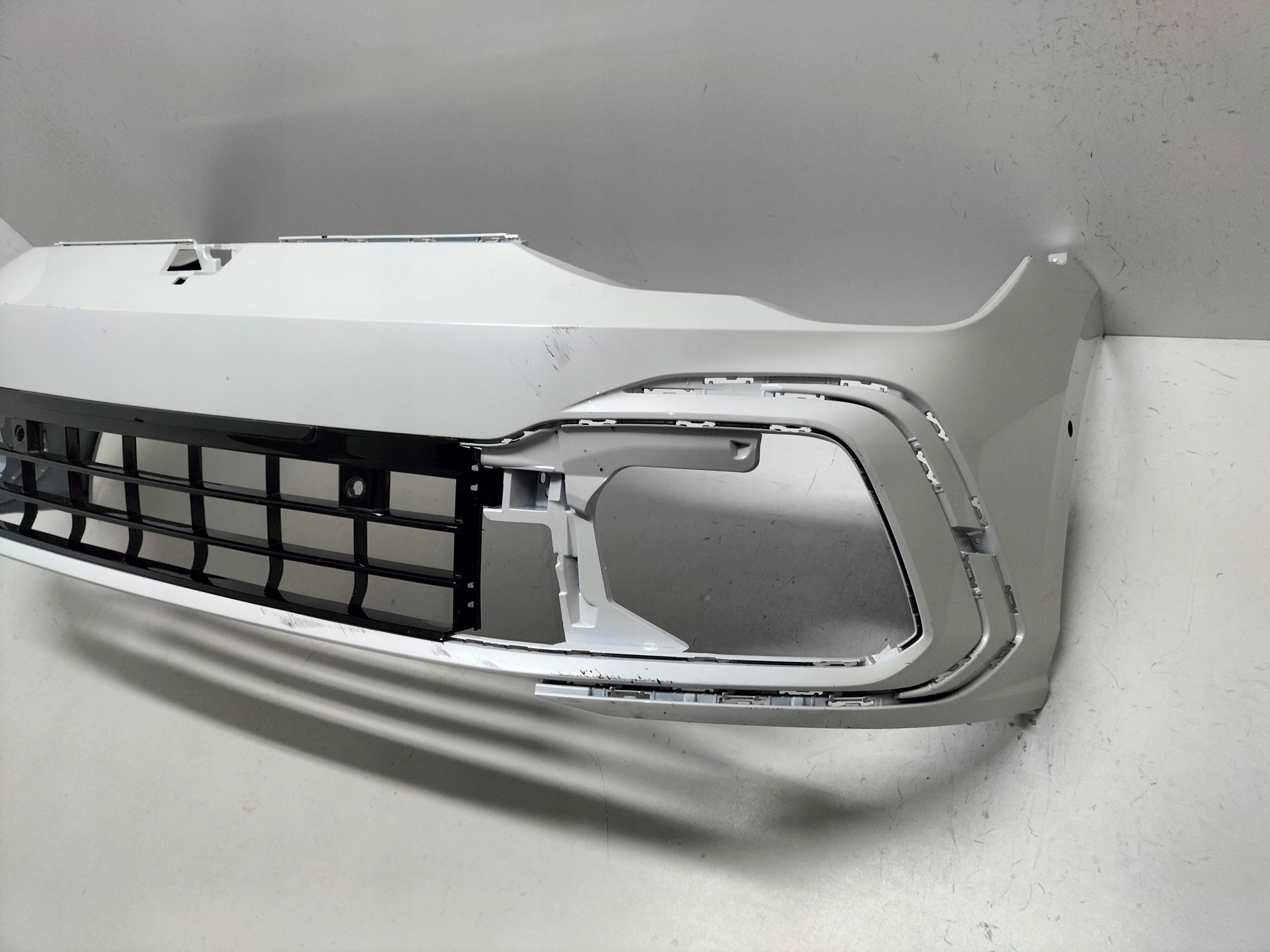 PREDNÝ NÁRAZNÍK VW GOLF 8 VIII 20-24 R-LINE