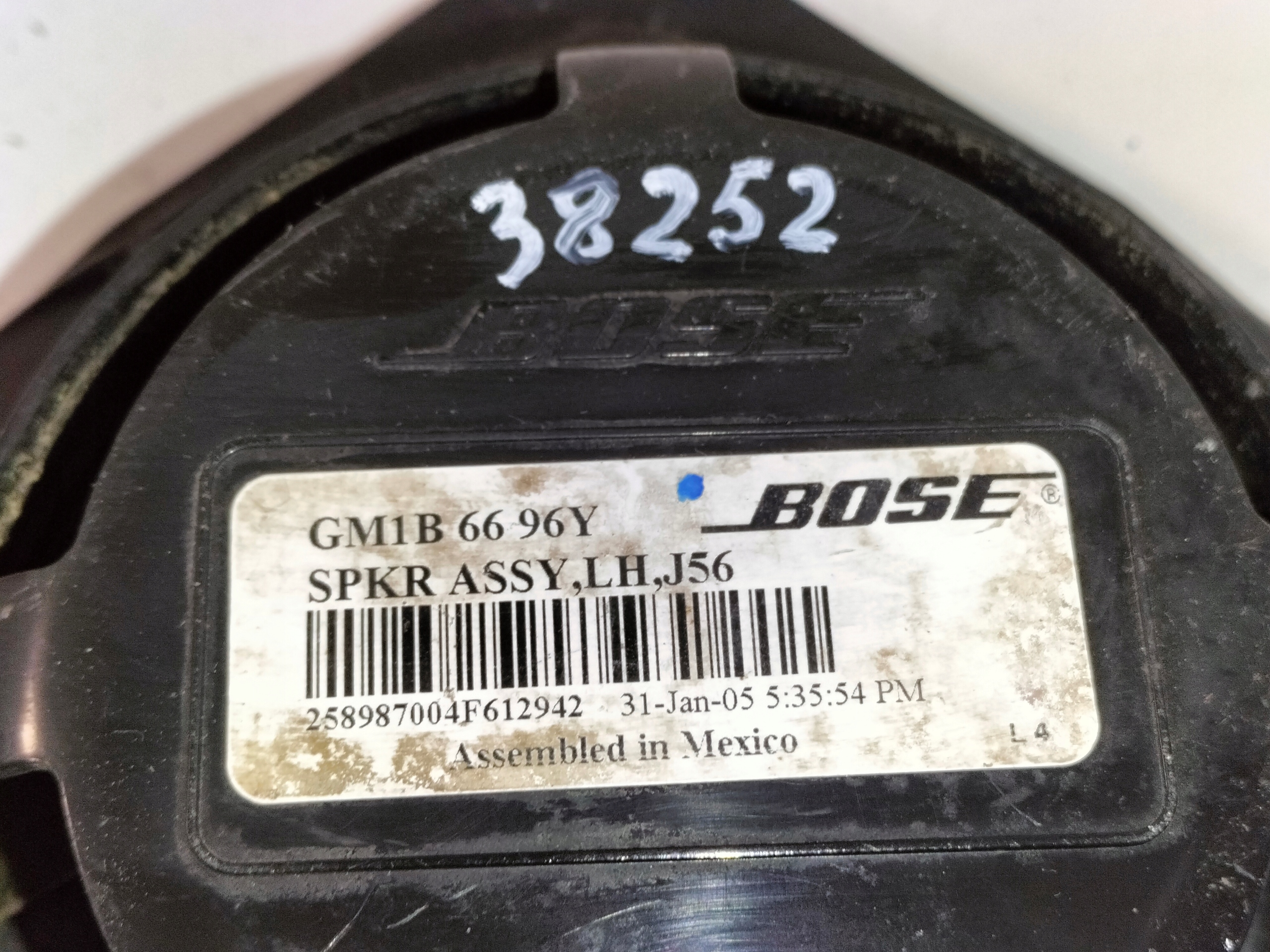 DVEROVY REPRODUKTOR PREDNEch LAVY MAZDA 6 02-