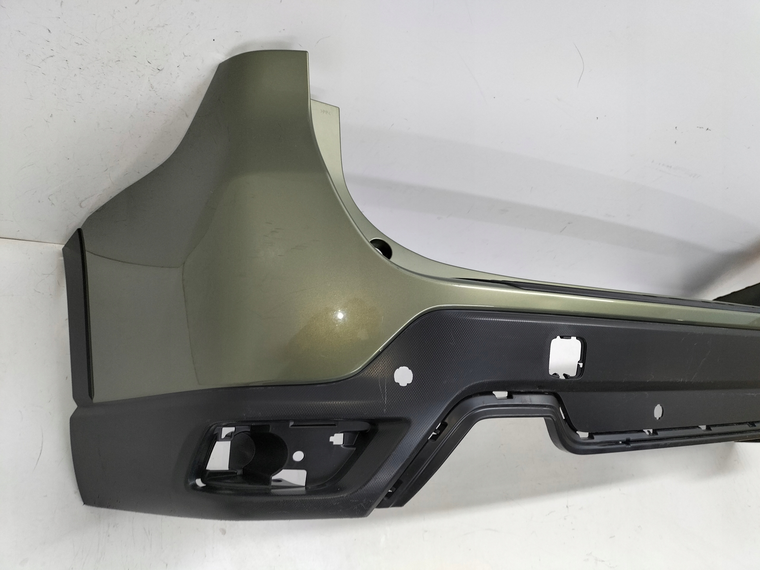 ZADNÝ NÁRAZNÍK SUBARU FORESTER 5 V 18-