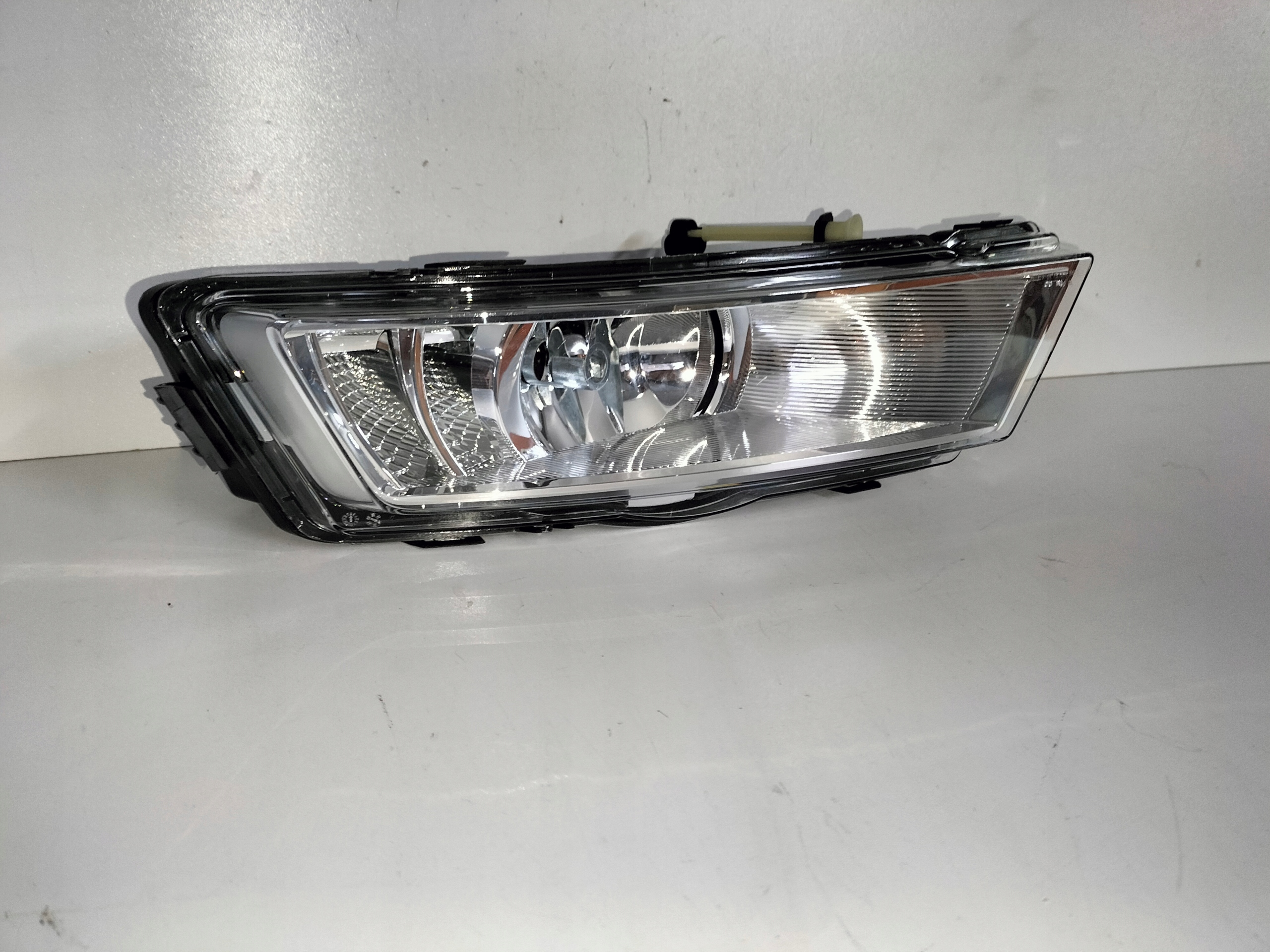 PRAVA HMLOVKA SKODA RAPID 12-17